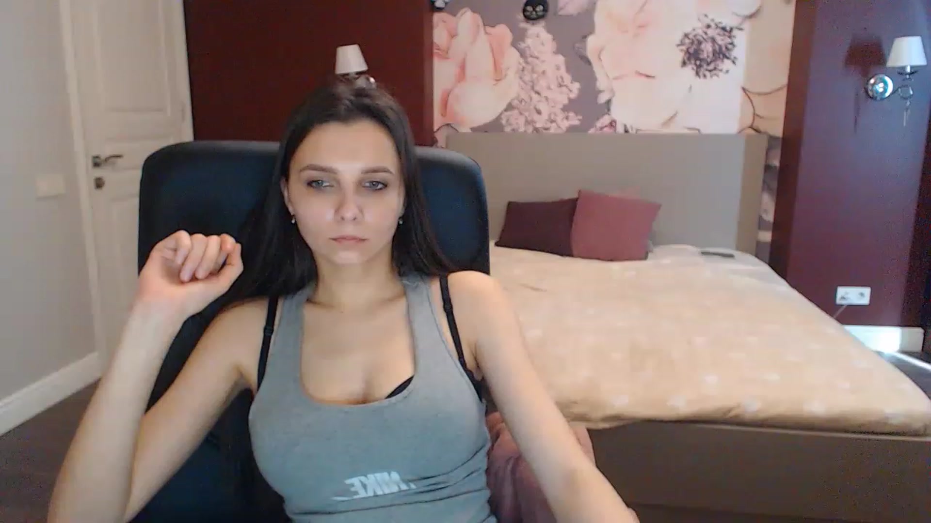 Gallery image thumbnail from Karina_Mils's myfreecams stream on, 03/22/2023, 10:37 image 12 of 20