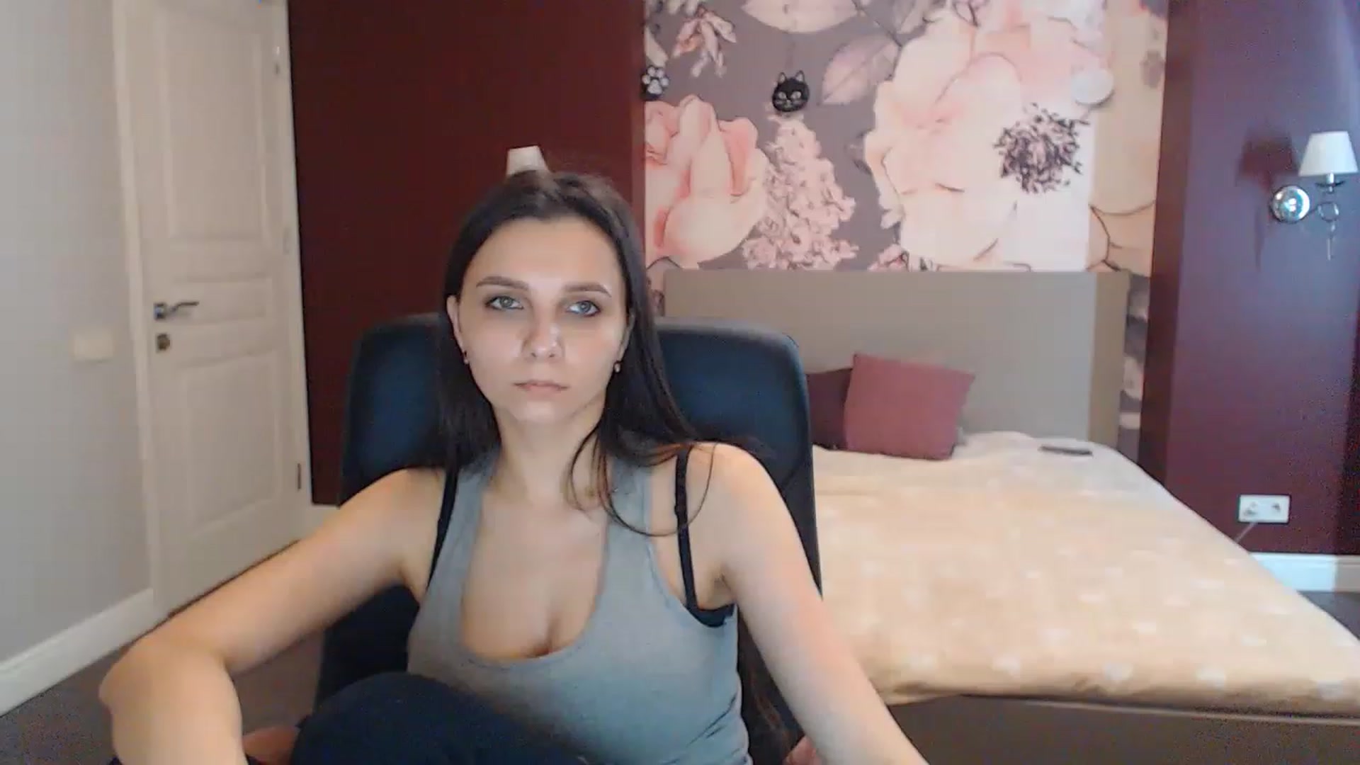 Gallery image thumbnail from Karina_Mils's myfreecams stream on, 03/22/2023, 11:59 image 13 of 20