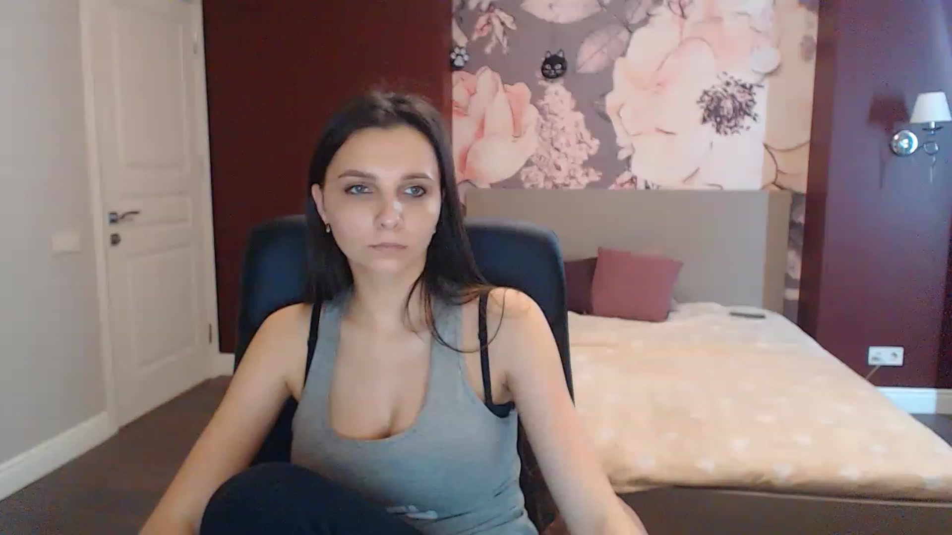 Gallery image thumbnail from Karina_Mils's myfreecams stream on, 03/22/2023, 11:59 image 10 of 20