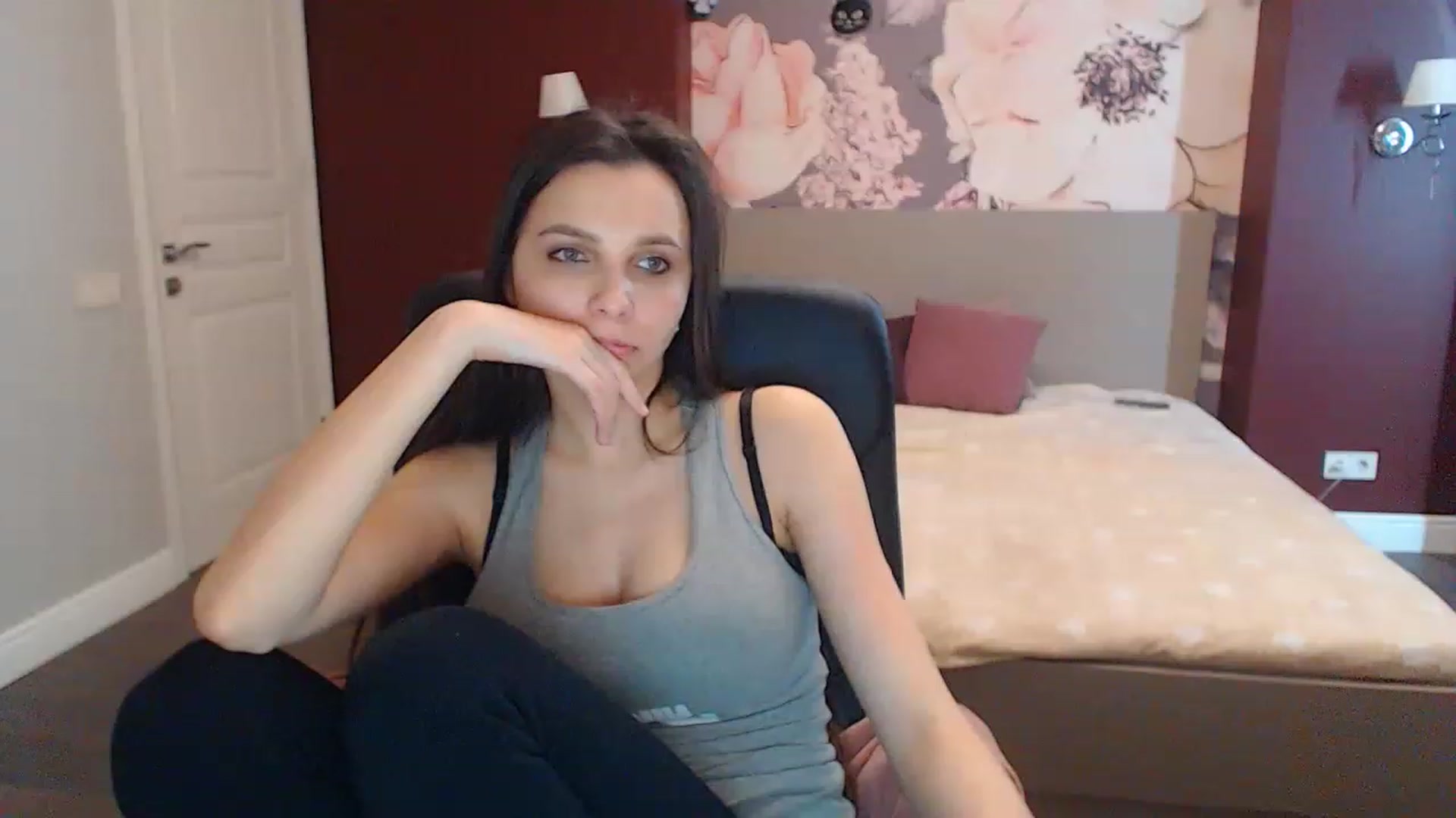 Gallery image thumbnail from Karina_Mils's myfreecams stream on, 03/22/2023, 11:59 image 1 of 20