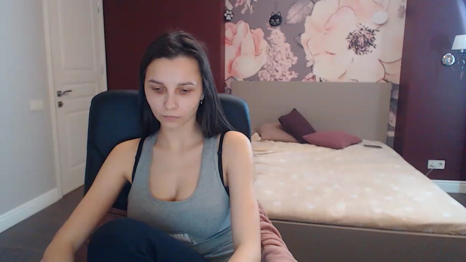 Gallery image thumbnail from Karina_Mils's myfreecams stream on, 03/23/2023, 12:03 image 19 of 20