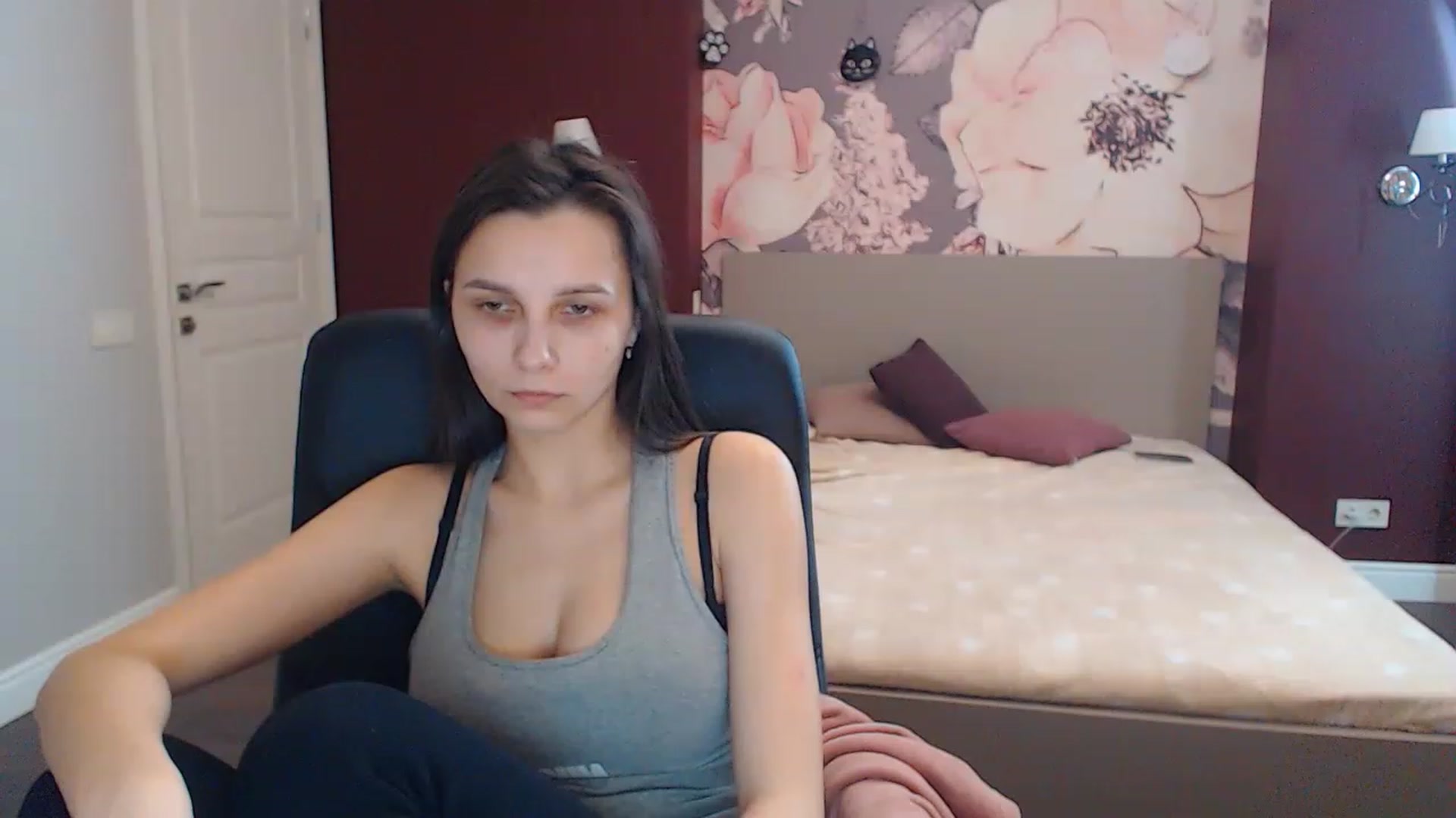 Gallery image thumbnail from Karina_Mils's myfreecams stream on, 03/23/2023, 12:03 image 12 of 20