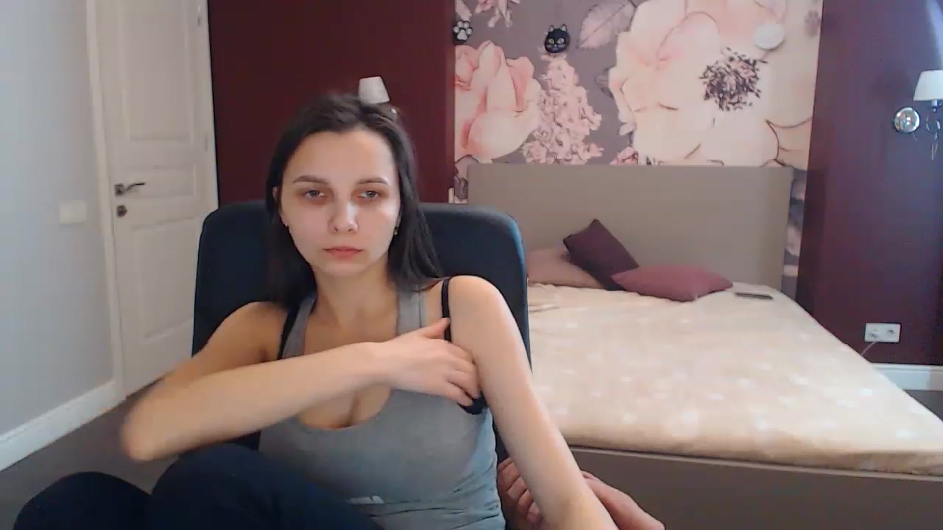 Gallery image thumbnail from Karina_Mils's myfreecams stream on, 03/23/2023, 12:03 image 14 of 20