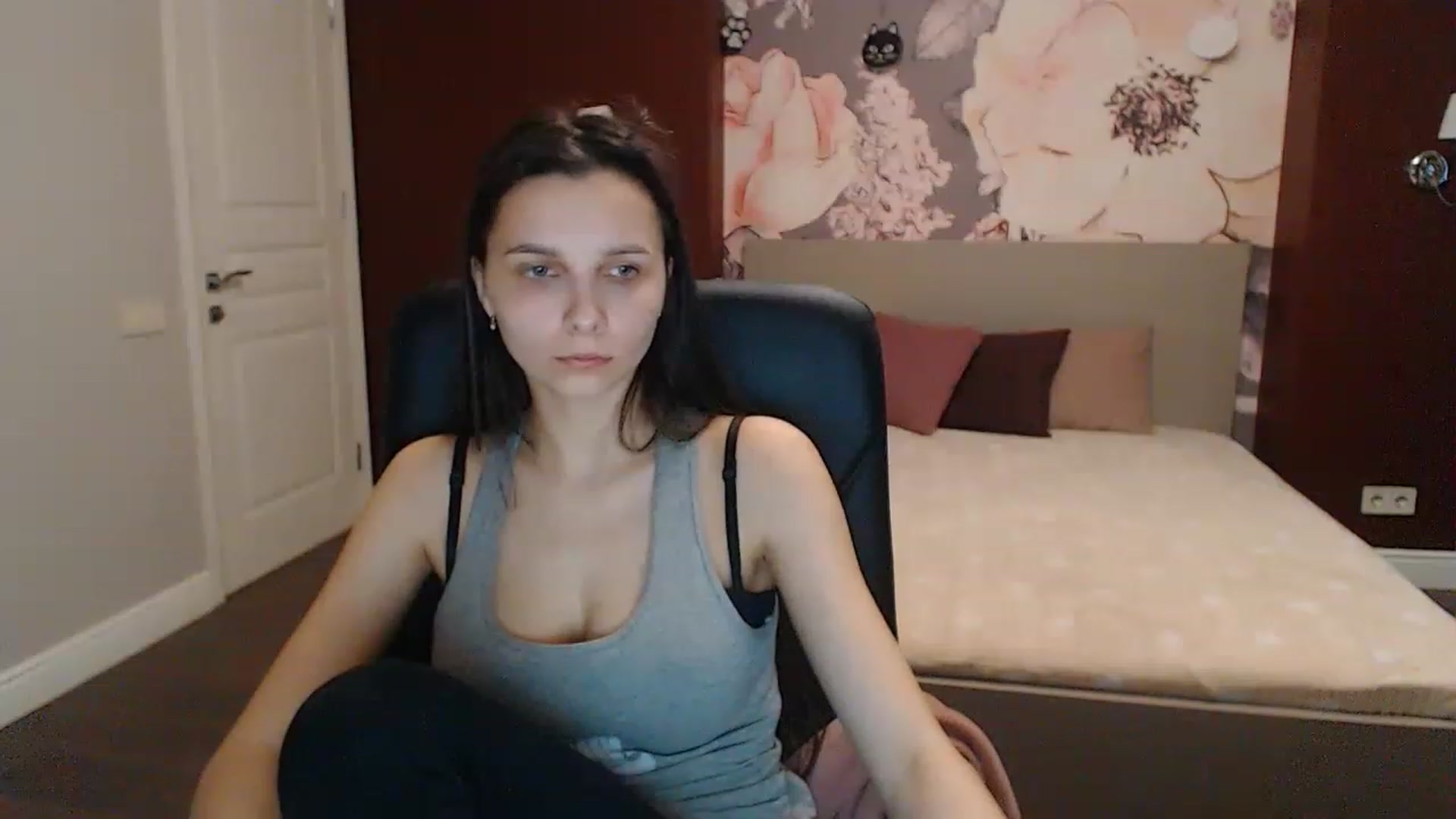 Gallery image thumbnail from Karina_Mils's myfreecams stream on, 03/25/2023, 14:02 image 17 of 20