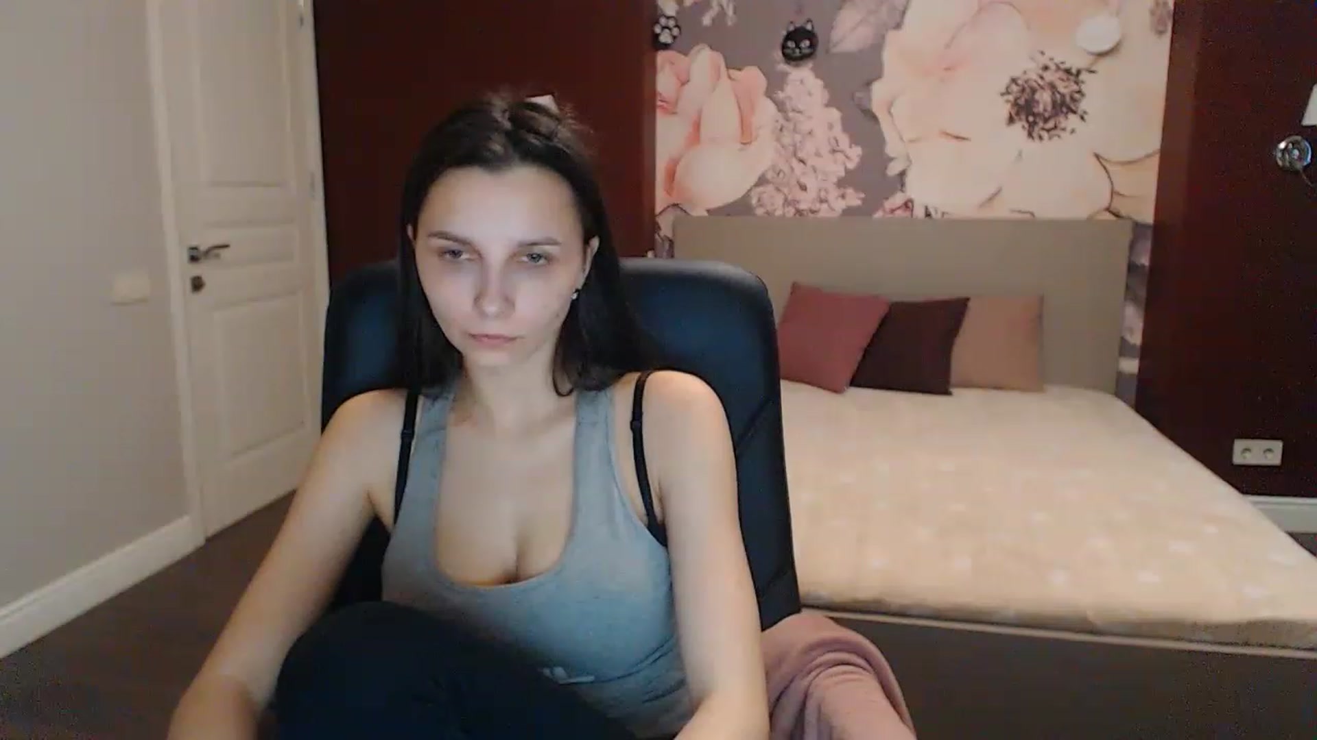 Gallery image thumbnail from Karina_Mils's myfreecams stream on, 03/25/2023, 14:02 image 13 of 20