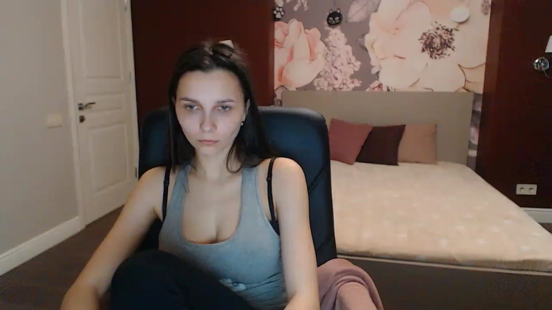 Gallery image thumbnail from Karina_Mils's myfreecams stream on, 03/25/2023, 14:02 image 18 of 20