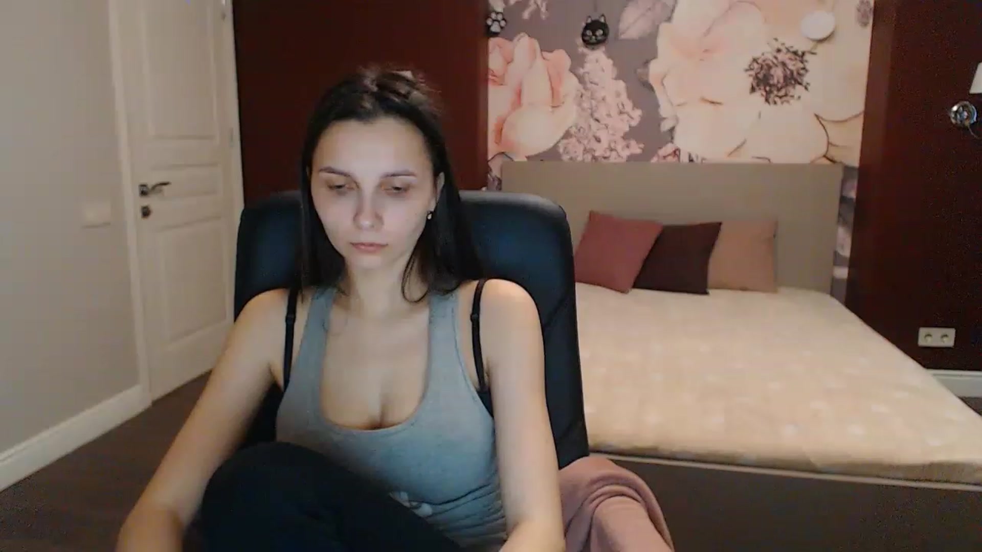 Gallery image thumbnail from Karina_Mils's myfreecams stream on, 03/25/2023, 14:02 image 16 of 20