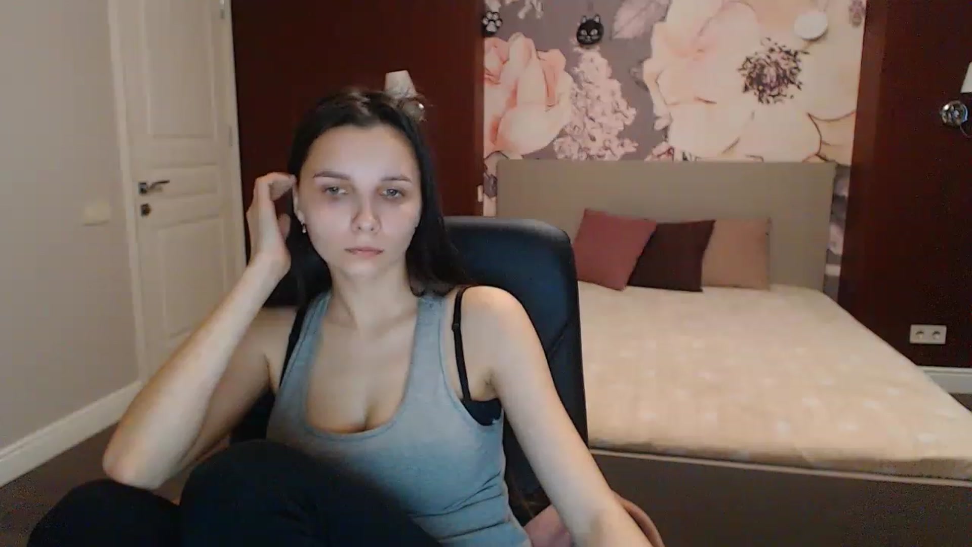 Gallery image thumbnail from Karina_Mils's myfreecams stream on, 03/25/2023, 14:02 image 10 of 20