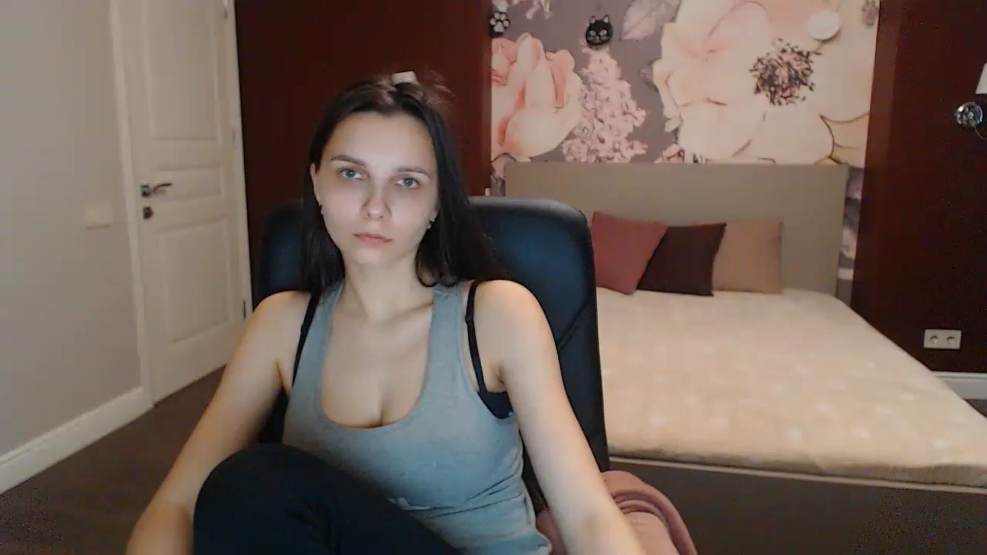 Gallery image thumbnail from Karina_Mils's myfreecams stream on, 03/25/2023, 14:02 image 5 of 20