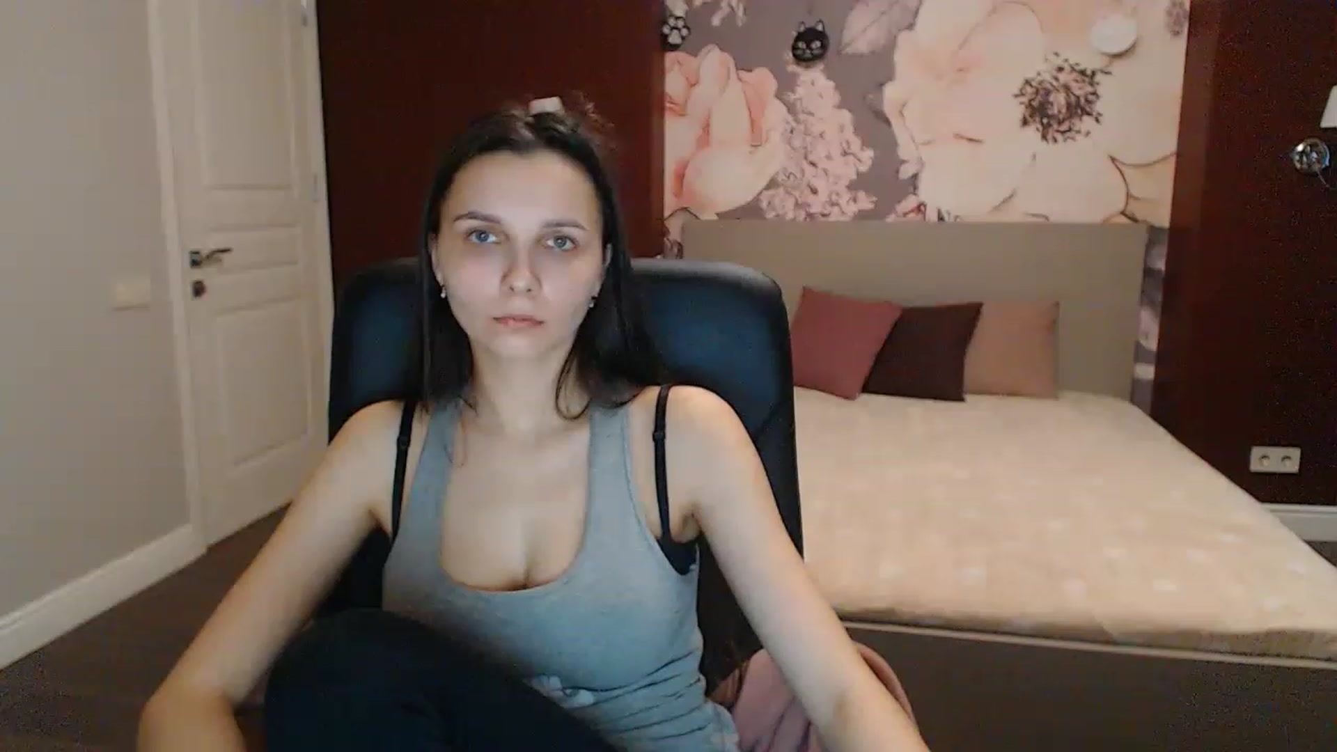 Gallery image thumbnail from Karina_Mils's myfreecams stream on, 03/25/2023, 14:02 image 20 of 20