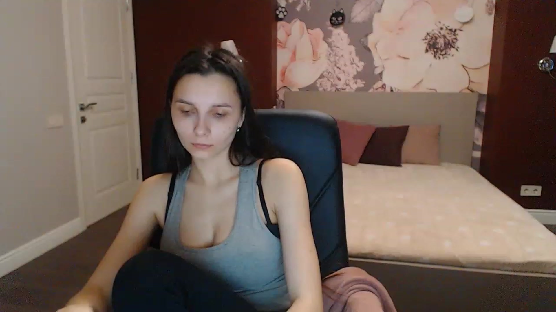 Gallery image thumbnail from Karina_Mils's myfreecams stream on, 03/25/2023, 14:02 image 8 of 20