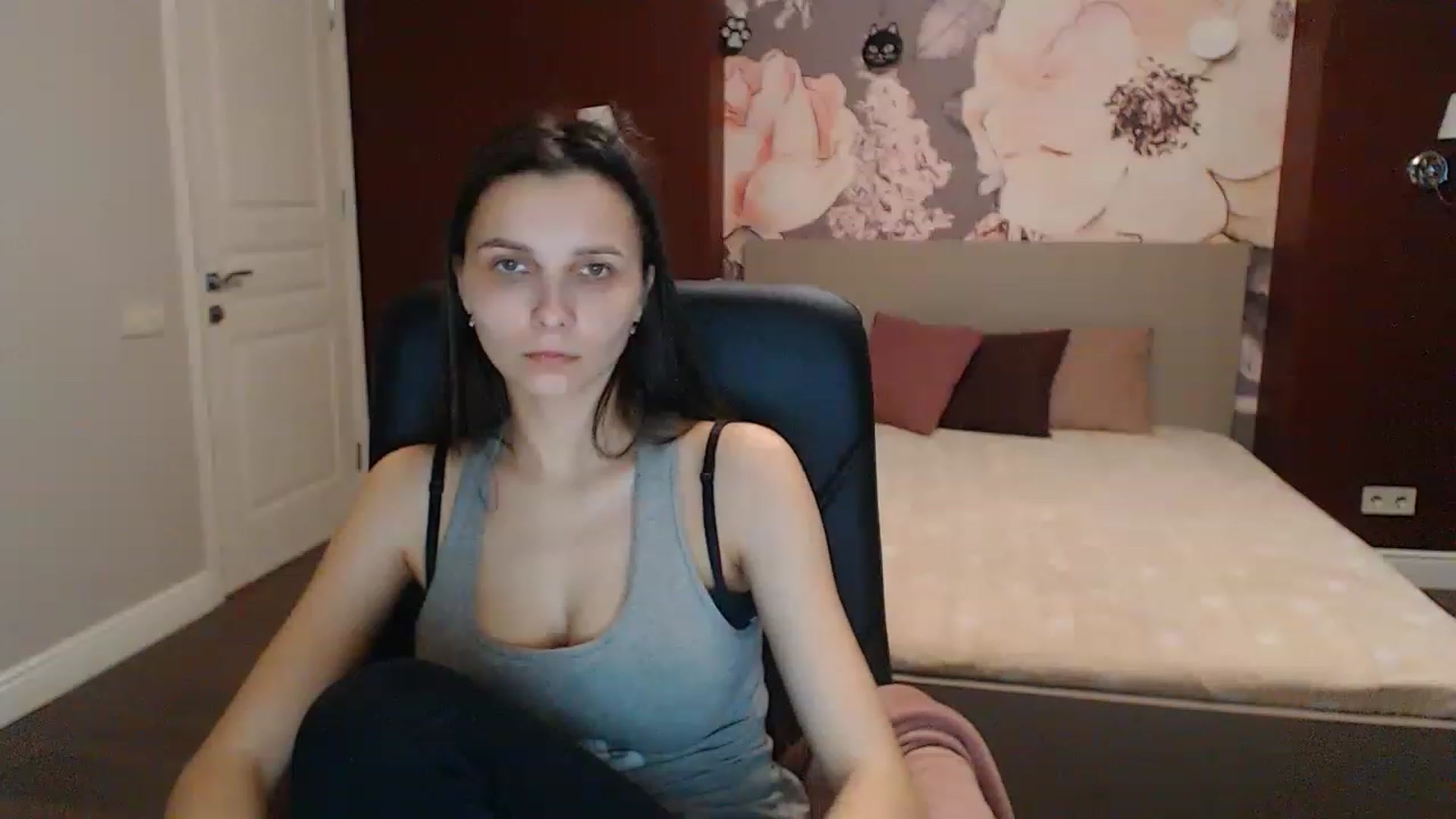 Gallery image thumbnail from Karina_Mils's myfreecams stream on, 03/25/2023, 14:02 image 19 of 20