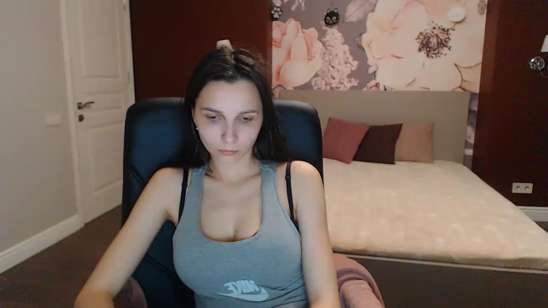 Gallery image thumbnail from Karina_Mils's myfreecams stream on, 03/25/2023, 14:28 image 13 of 20