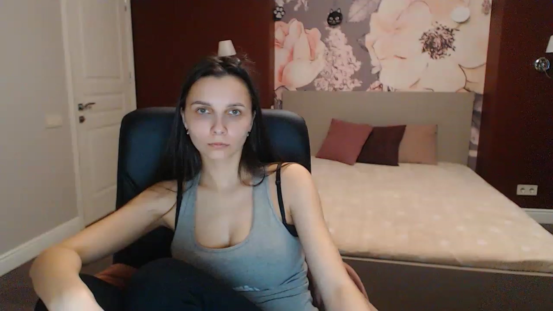 Gallery image thumbnail from Karina_Mils's myfreecams stream on, 03/25/2023, 14:28 image 3 of 20