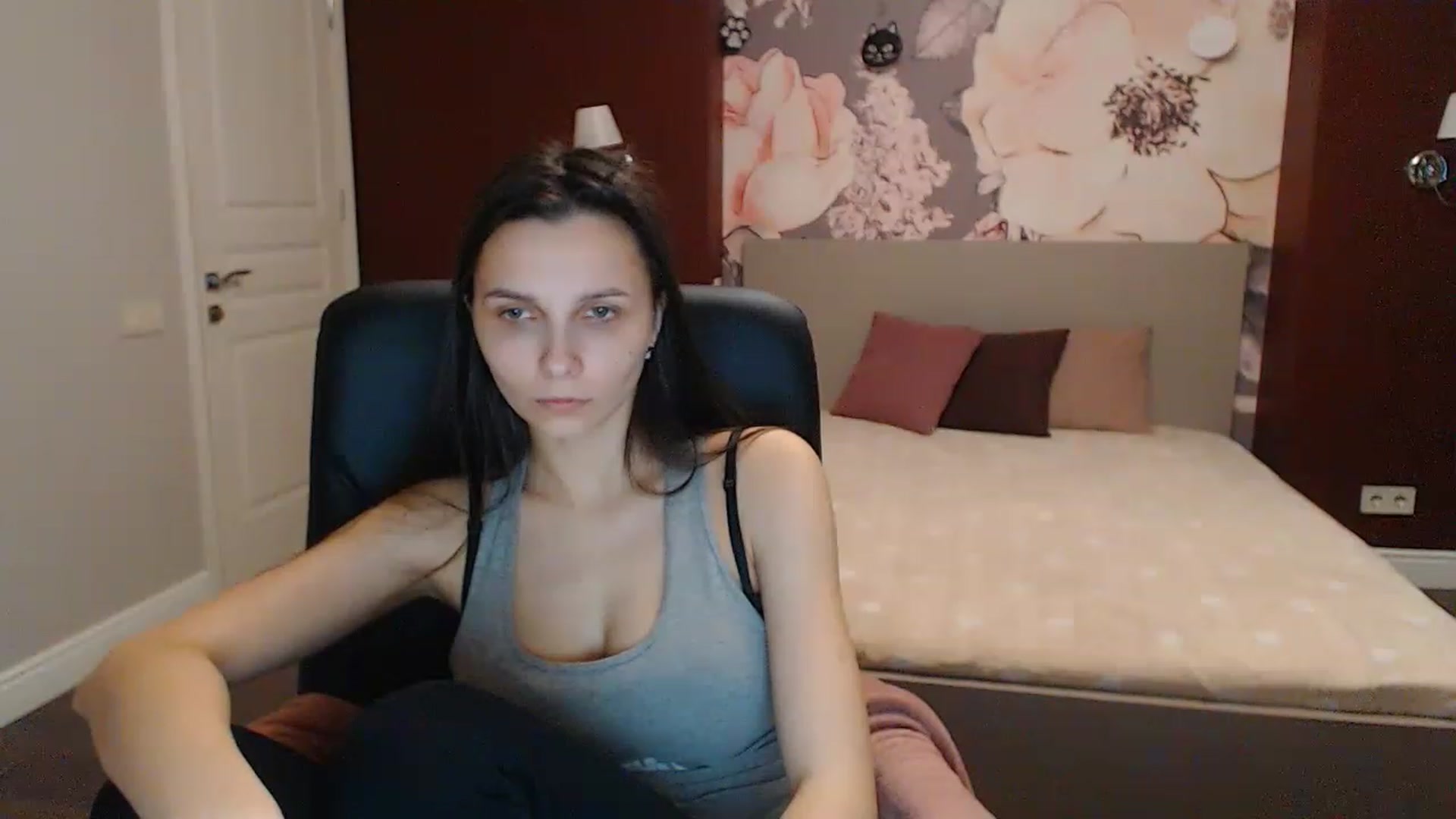 Gallery image thumbnail from Karina_Mils's myfreecams stream on, 03/25/2023, 14:28 image 4 of 20