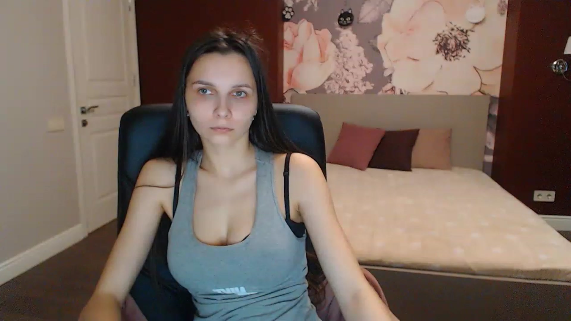 Gallery image thumbnail from Karina_Mils's myfreecams stream on, 03/25/2023, 14:28 image 11 of 20