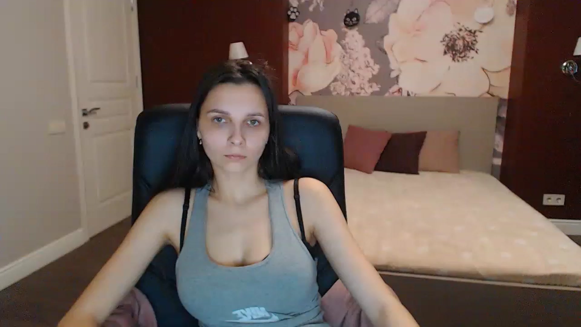 Gallery image thumbnail from Karina_Mils's myfreecams stream on, 03/25/2023, 14:28 image 19 of 20
