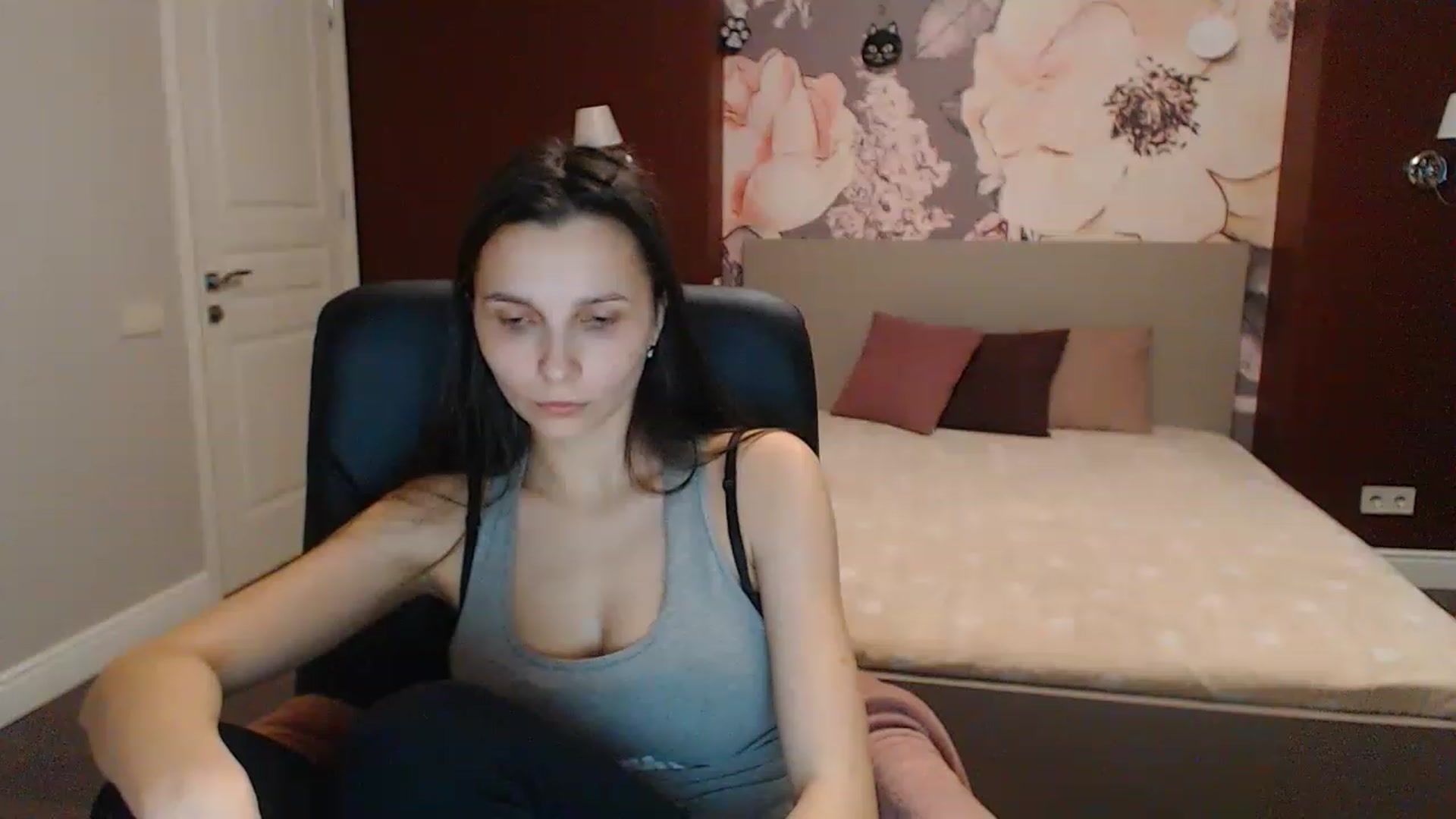 Gallery image thumbnail from Karina_Mils's myfreecams stream on, 03/25/2023, 14:28 image 2 of 20
