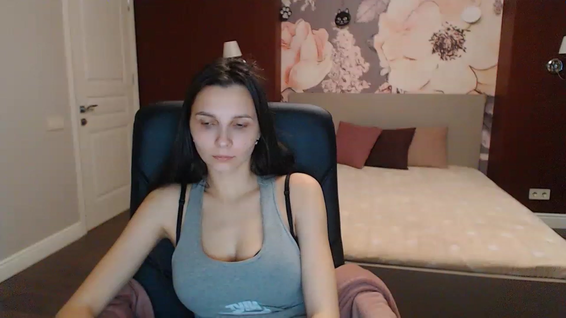 Gallery image thumbnail from Karina_Mils's myfreecams stream on, 03/25/2023, 14:28 image 20 of 20