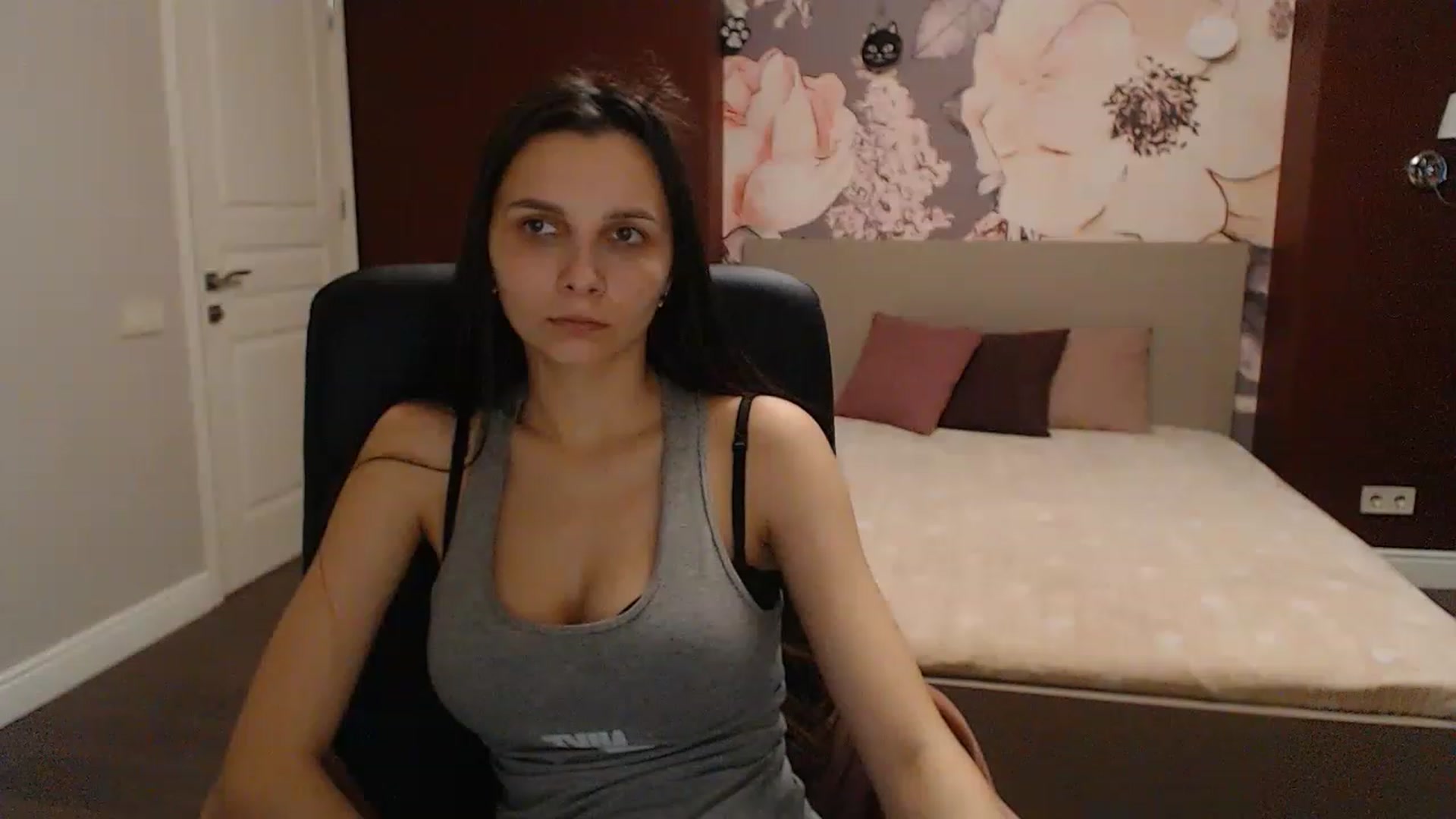 Gallery image thumbnail from Karina_Mils's myfreecams stream on, 03/25/2023, 14:28 image 9 of 20
