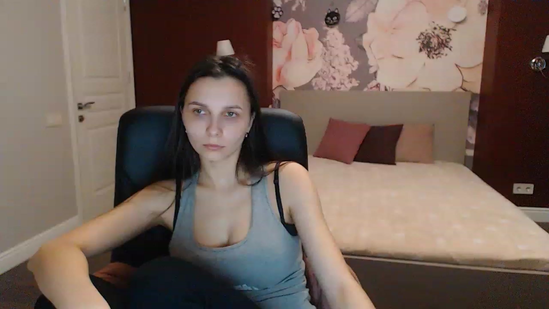Gallery image thumbnail from Karina_Mils's myfreecams stream on, 03/25/2023, 14:28 image 1 of 20