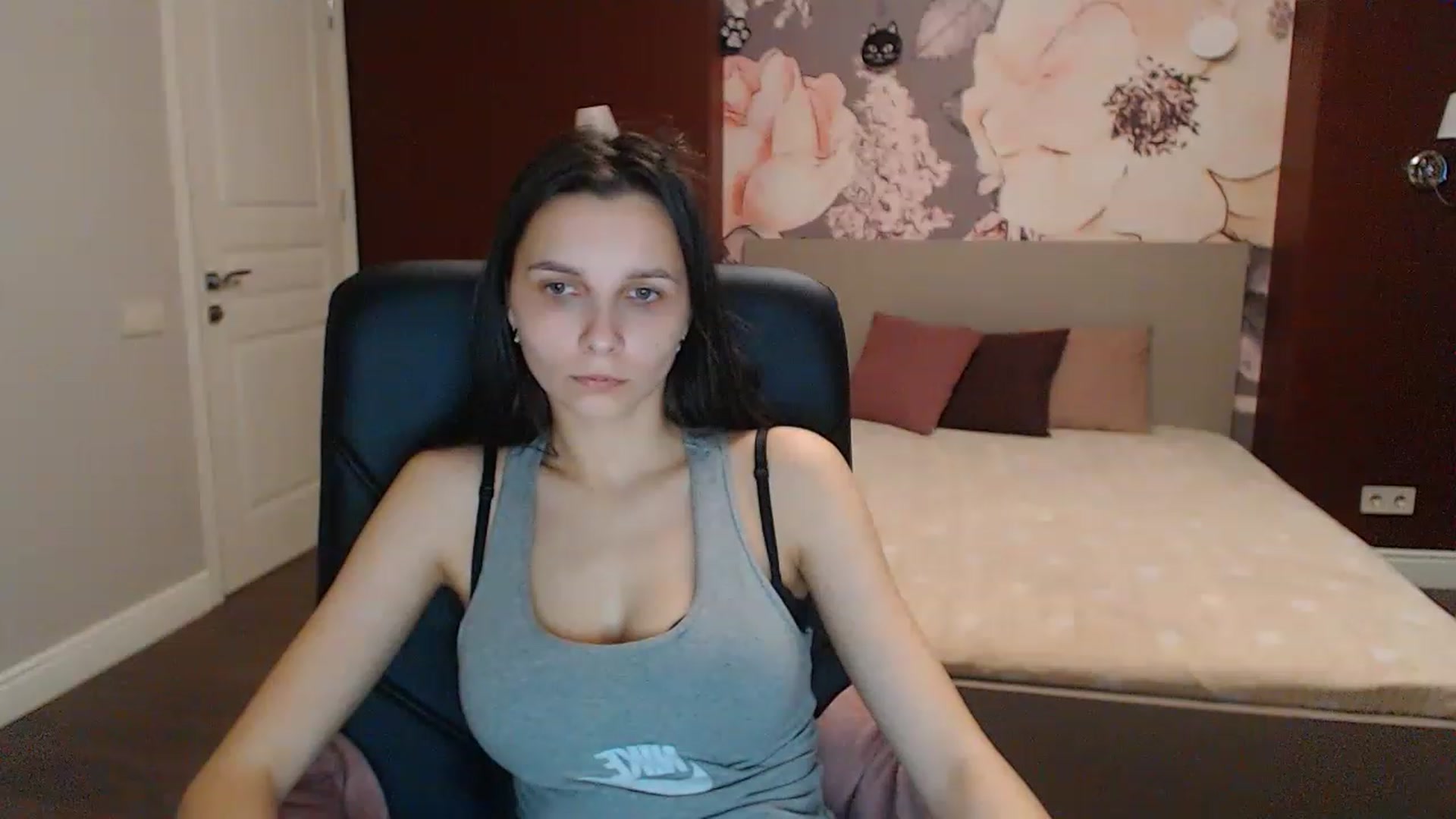 Gallery image thumbnail from Karina_Mils's myfreecams stream on, 03/25/2023, 14:28 image 16 of 20