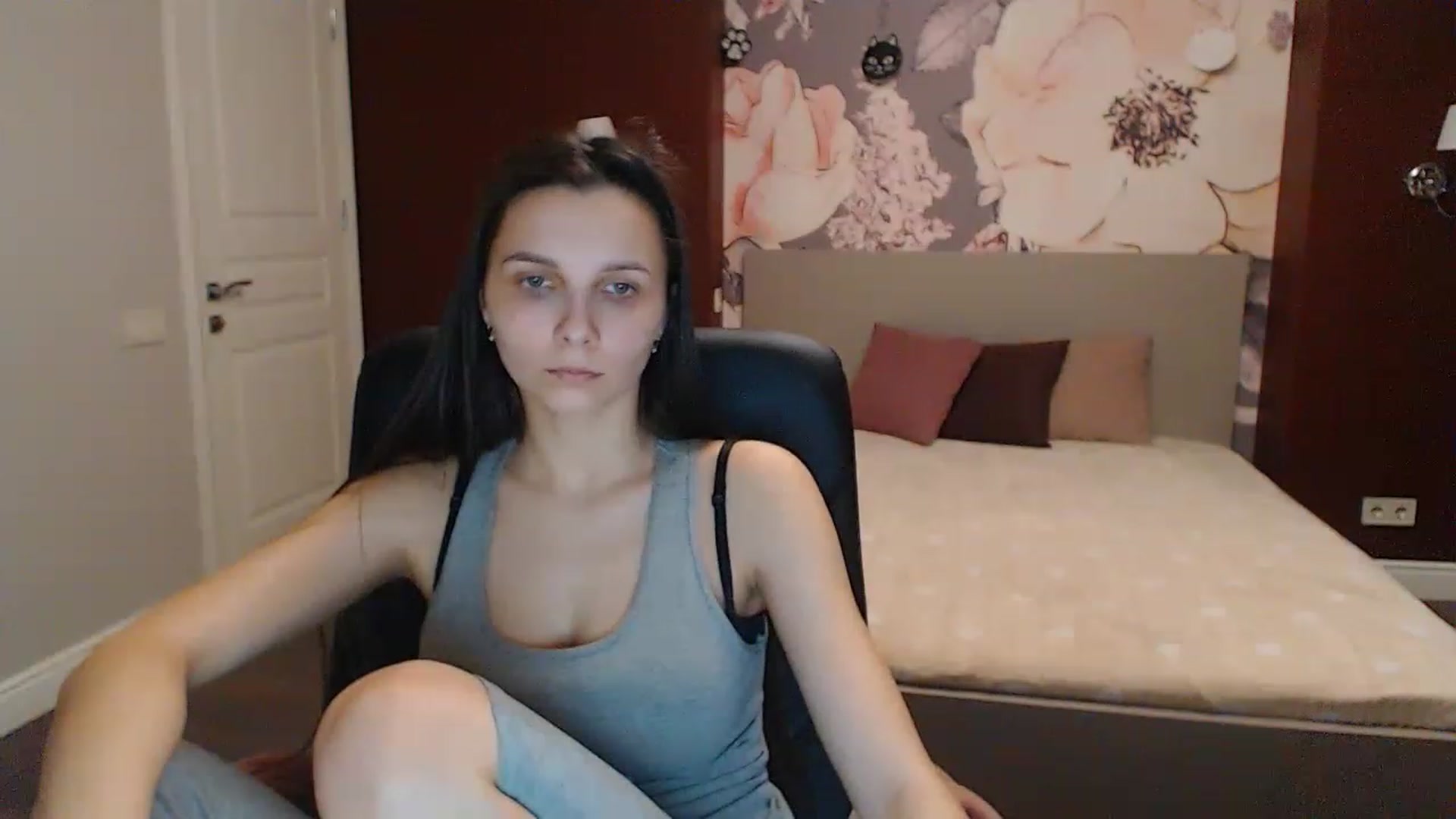 Gallery image thumbnail from Karina_Mils's myfreecams stream on, 03/25/2023, 15:25 image 10 of 20
