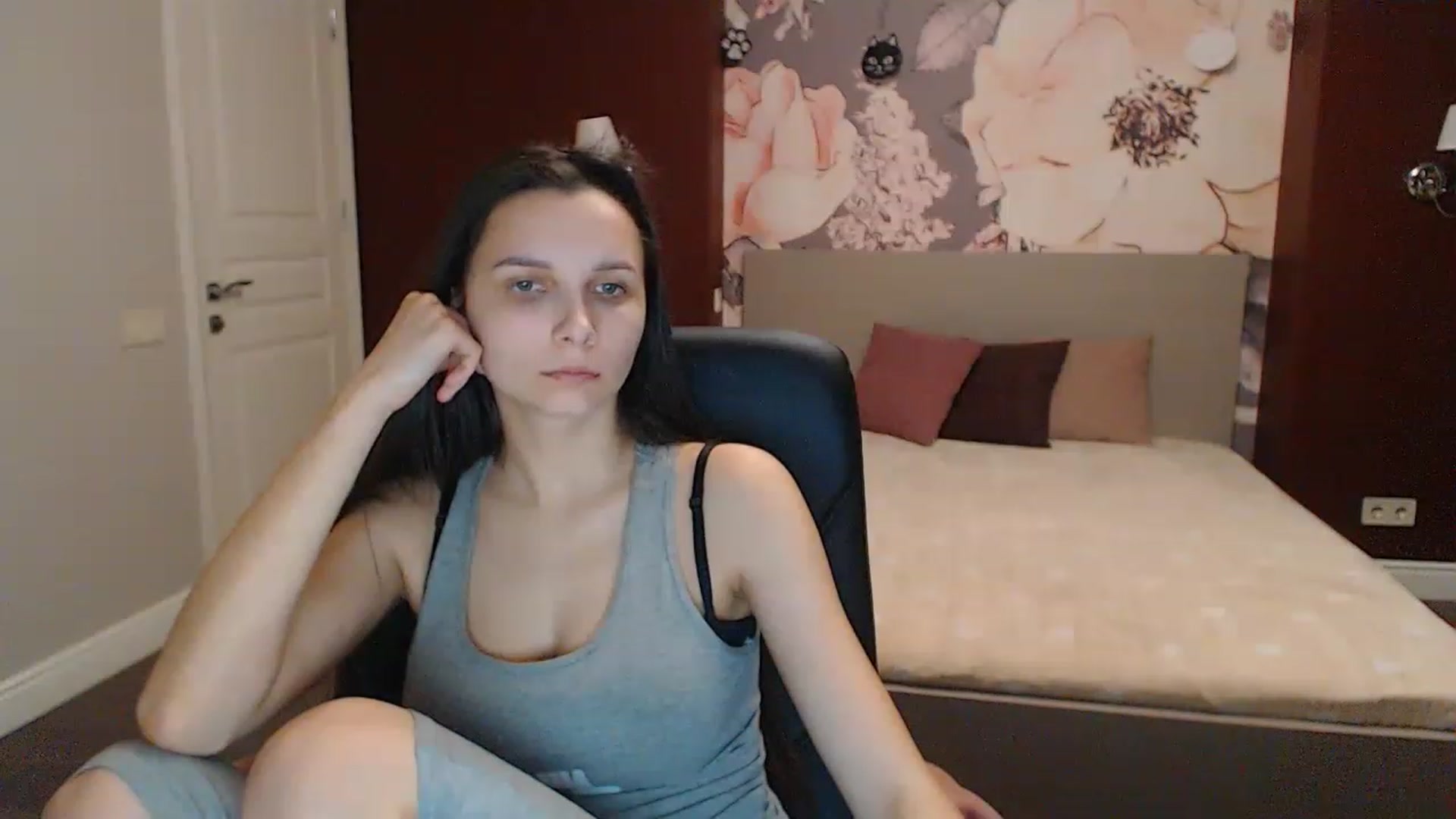 Gallery image thumbnail from Karina_Mils's myfreecams stream on, 03/25/2023, 15:25 image 18 of 20