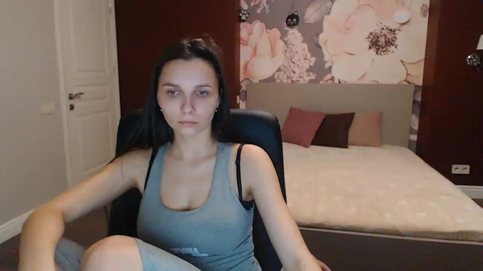 Gallery image thumbnail from Karina_Mils's myfreecams stream on, 03/25/2023, 15:25 image 9 of 20