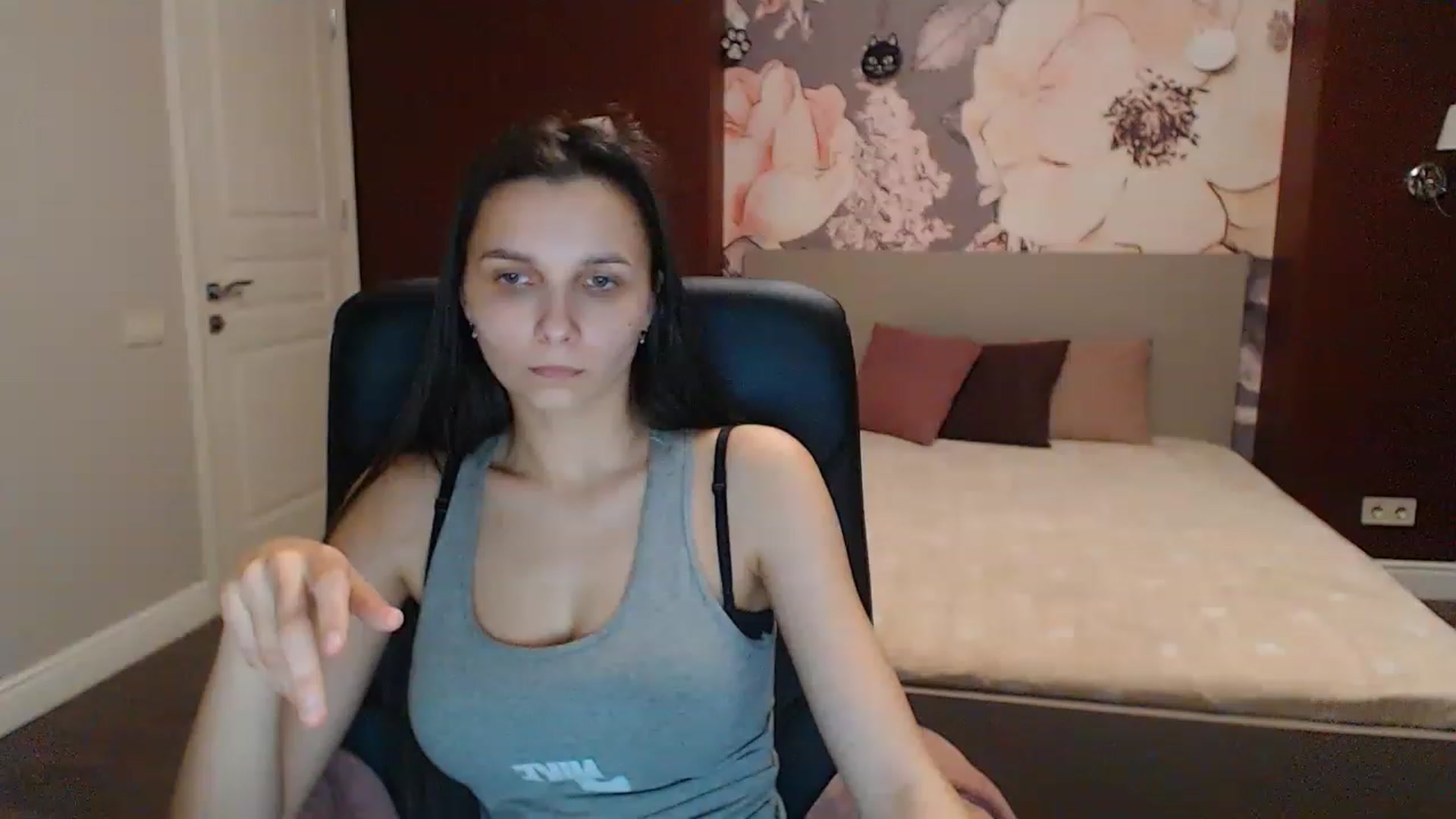 Gallery image thumbnail from Karina_Mils's myfreecams stream on, 03/25/2023, 15:25 image 3 of 20