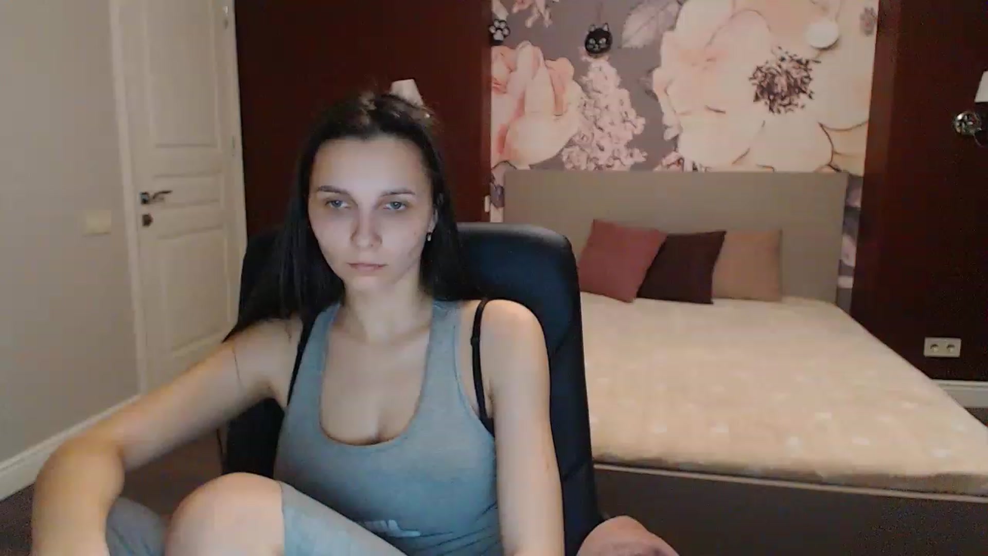 Gallery image thumbnail from Karina_Mils's myfreecams stream on, 03/25/2023, 15:25 image 12 of 20