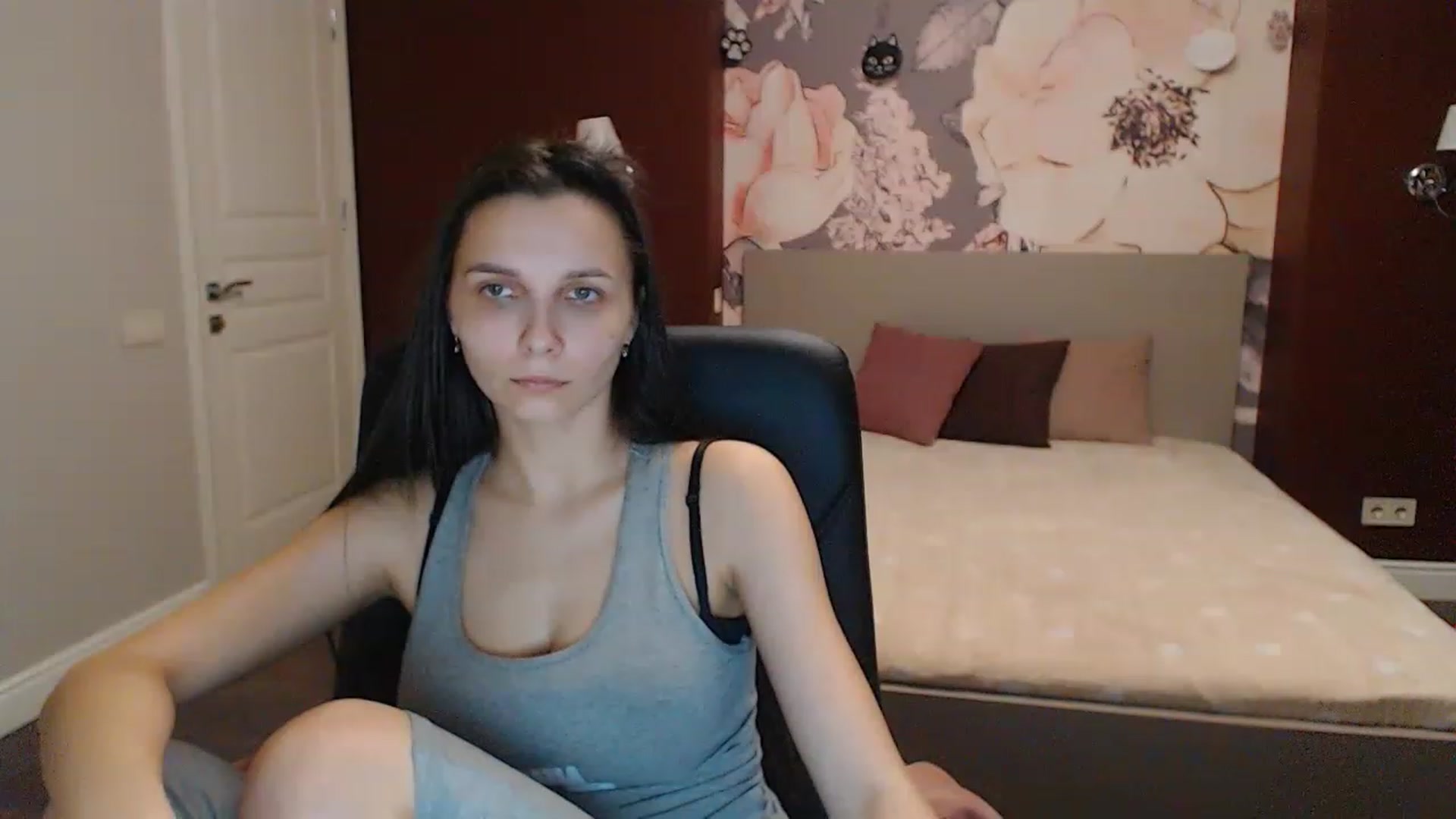 Gallery image thumbnail from Karina_Mils's myfreecams stream on, 03/25/2023, 15:25 image 19 of 20