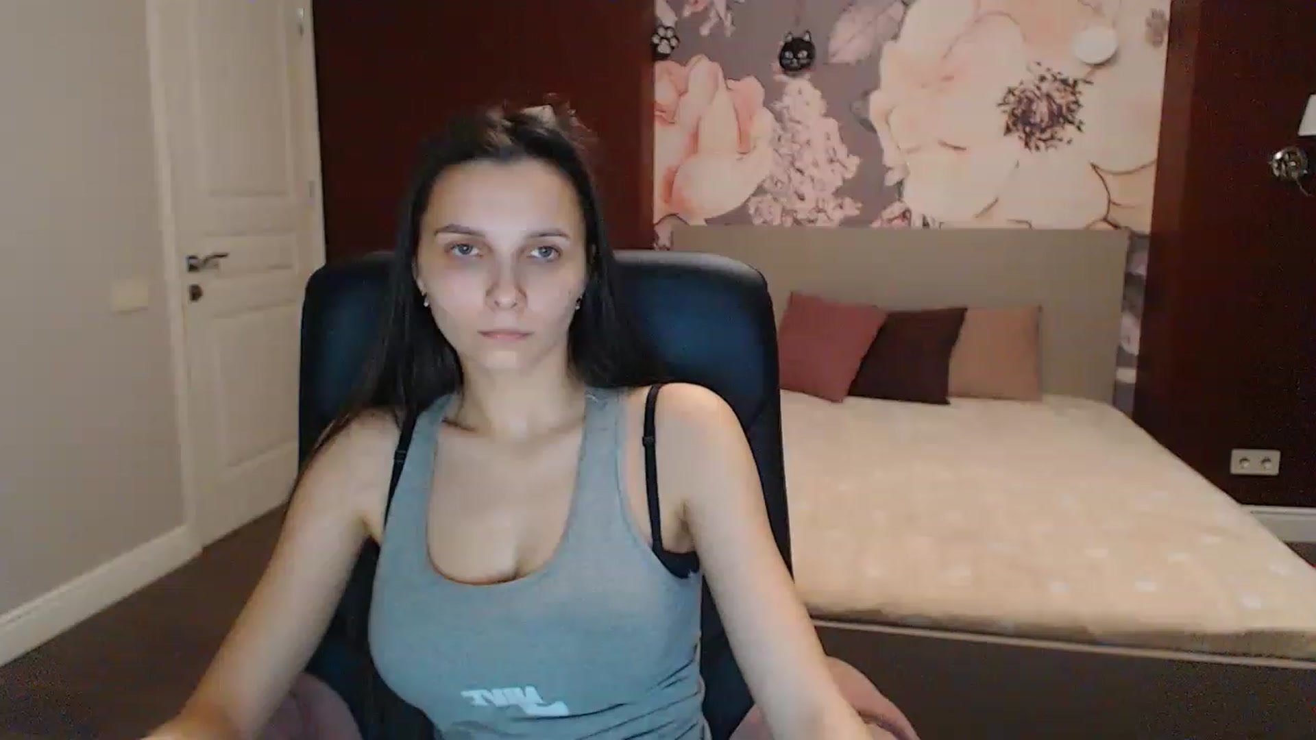 Gallery image thumbnail from Karina_Mils's myfreecams stream on, 03/25/2023, 15:25 image 4 of 20