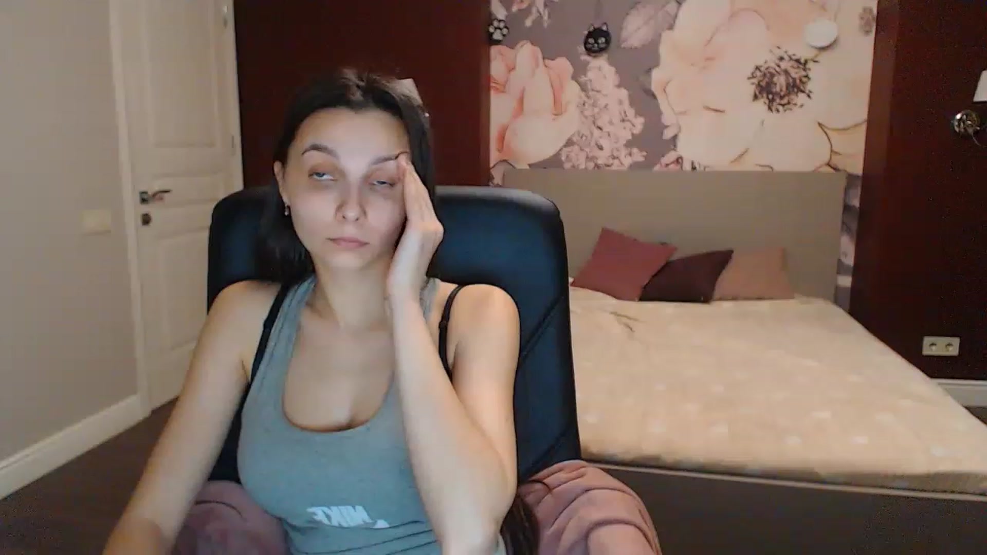 Gallery image thumbnail from Karina_Mils's myfreecams stream on, 03/25/2023, 17:17 image 1 of 20