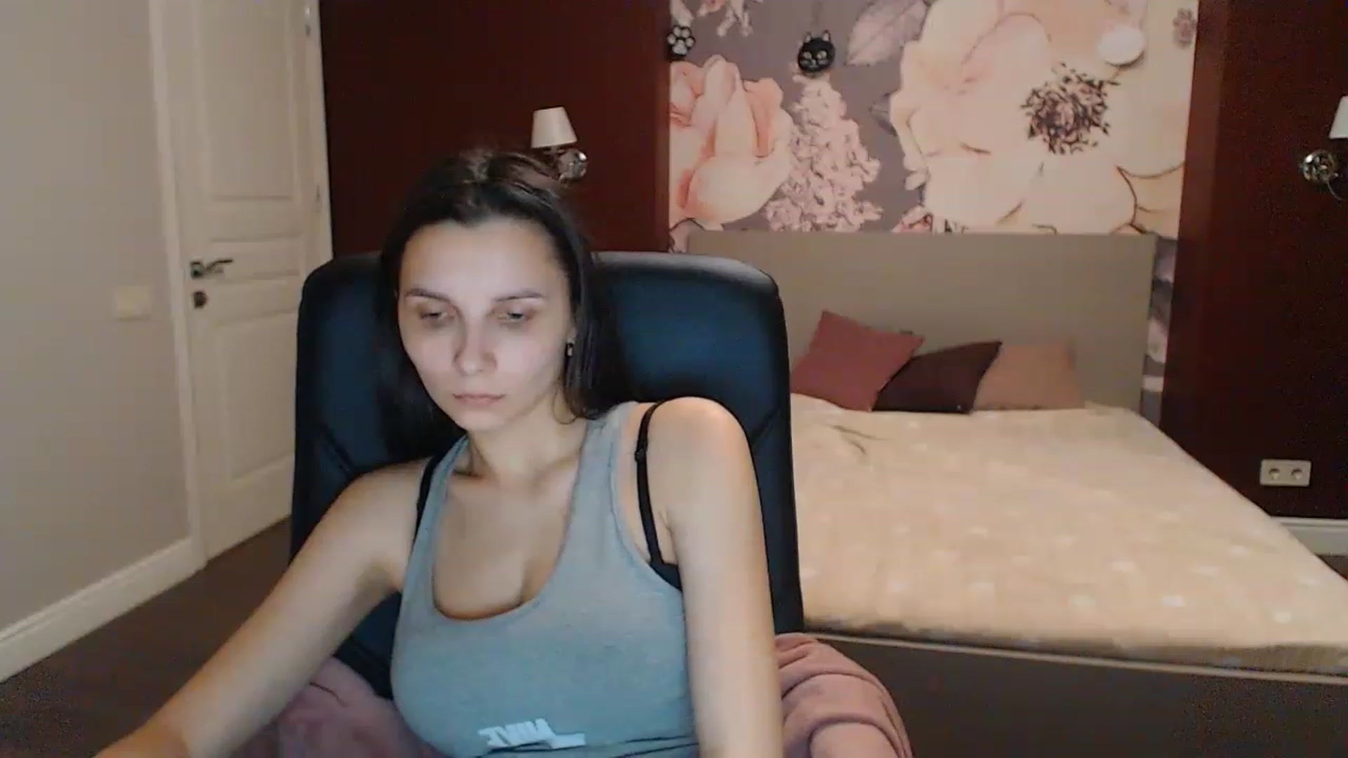 Gallery image thumbnail from Karina_Mils's myfreecams stream on, 03/25/2023, 17:17 image 15 of 20