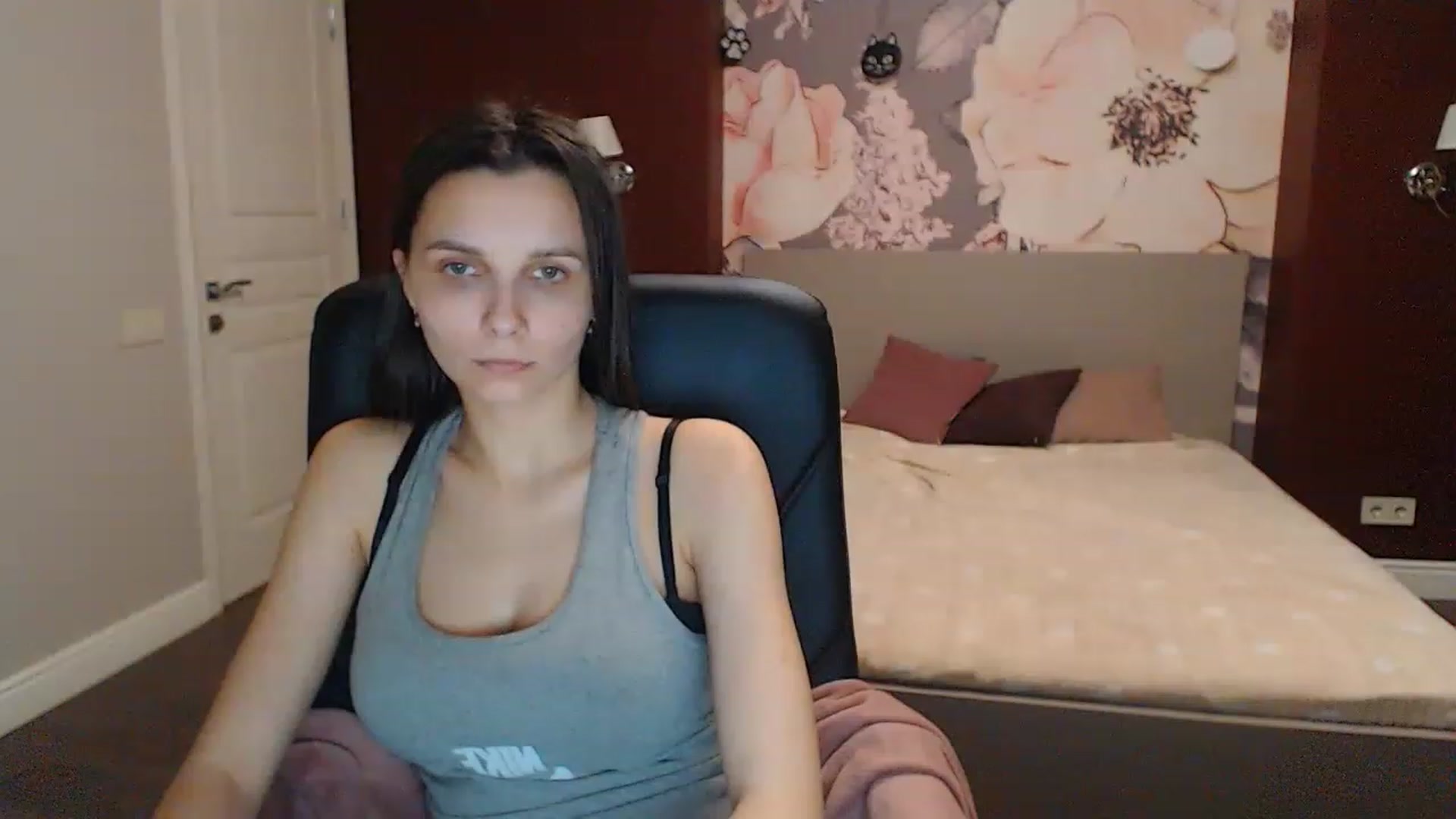 Gallery image thumbnail from Karina_Mils's myfreecams stream on, 03/25/2023, 17:17 image 5 of 20