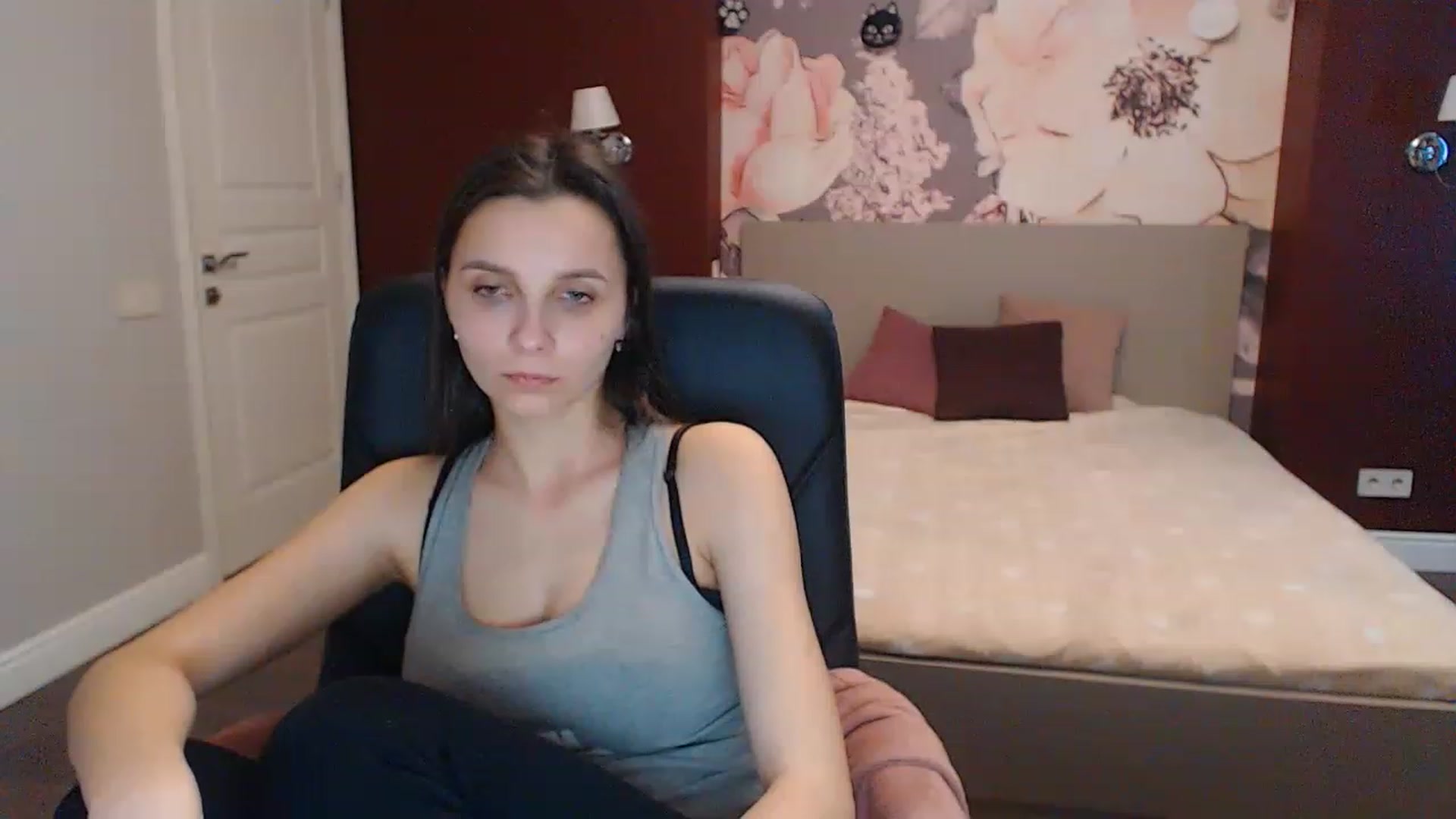 Gallery image thumbnail from Karina_Mils's myfreecams stream on, 03/27/2023, 07:53 image 19 of 20