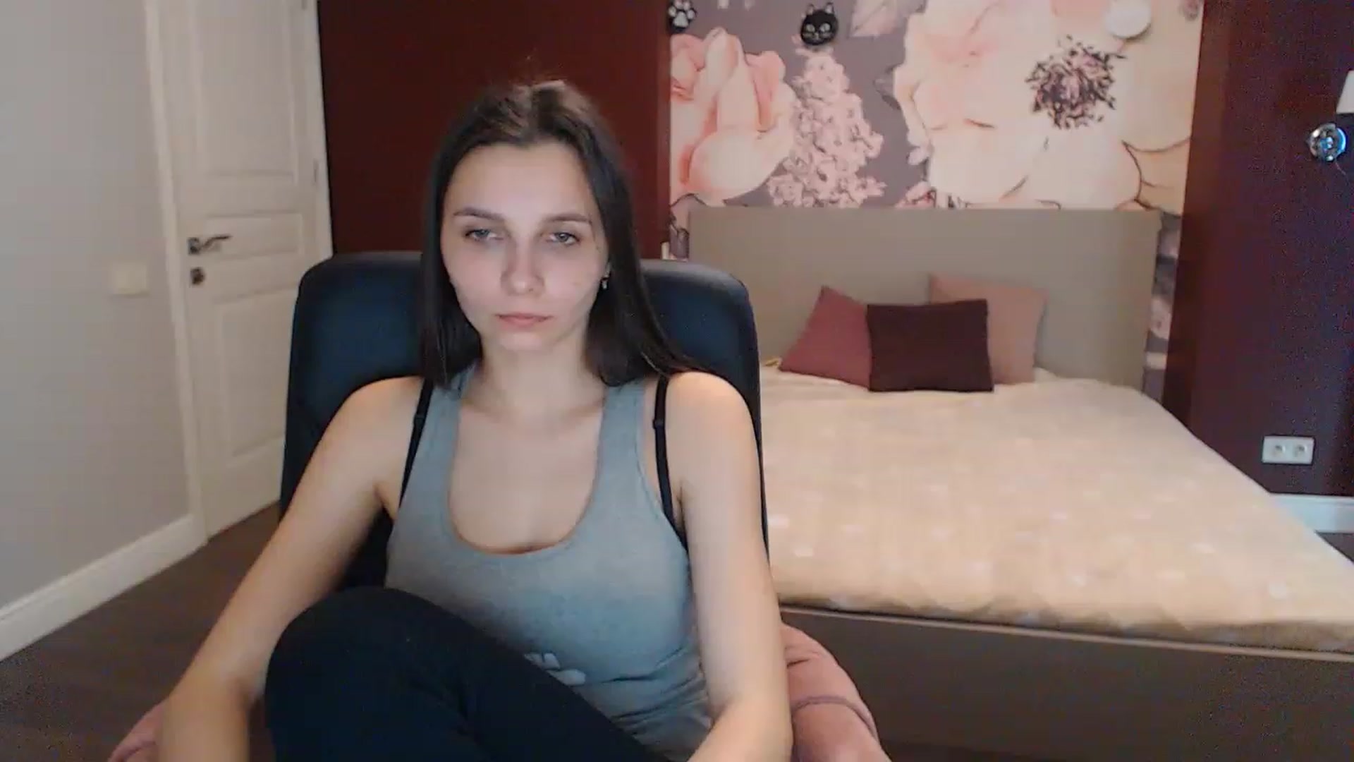 Gallery image thumbnail from Karina_Mils's myfreecams stream on, 03/27/2023, 07:53 image 4 of 20