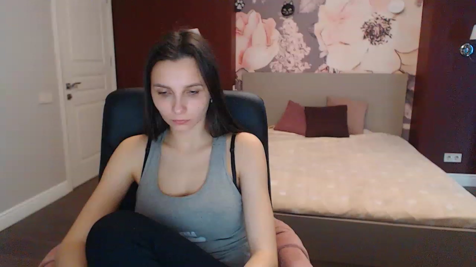 Gallery image thumbnail from Karina_Mils's myfreecams stream on, 03/27/2023, 07:53 image 5 of 20