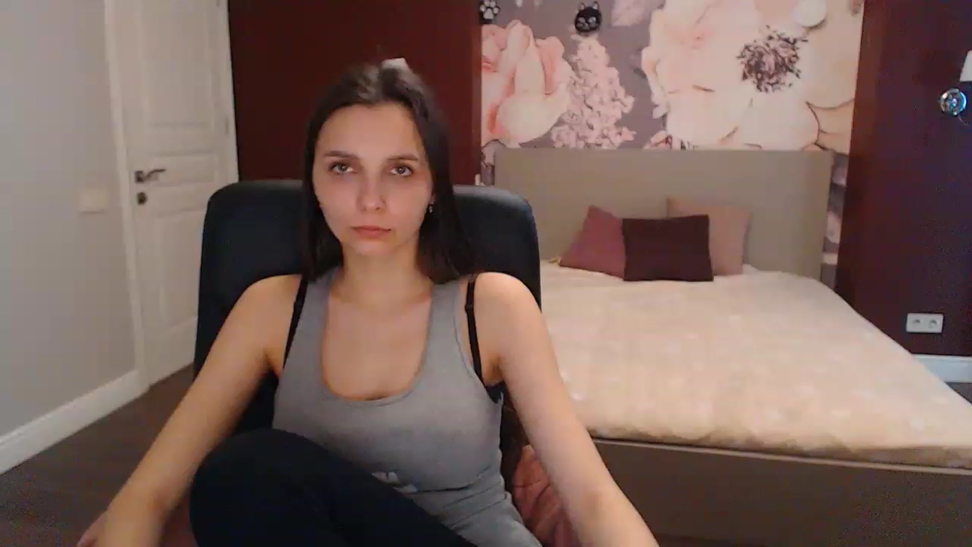 Gallery image thumbnail from Karina_Mils's myfreecams stream on, 03/27/2023, 07:53 image 9 of 20