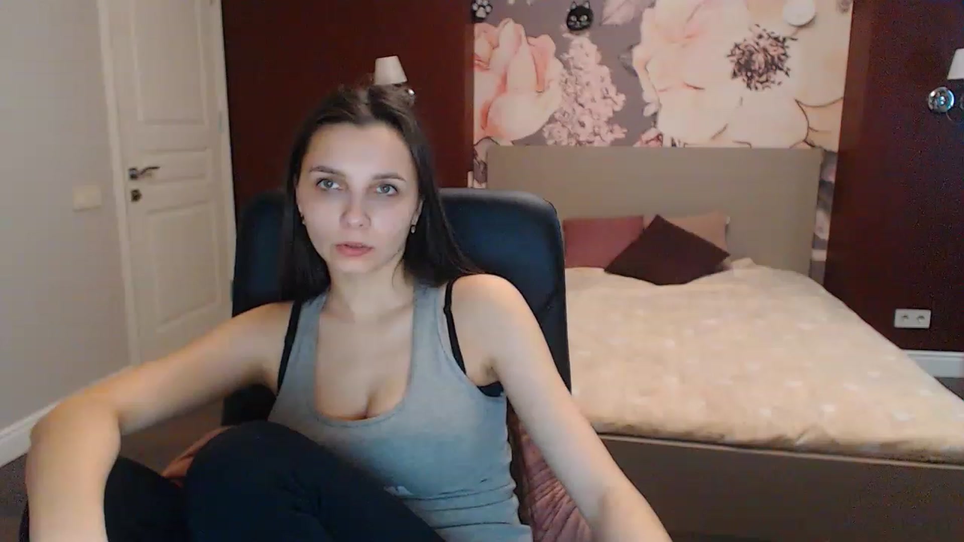 Gallery image thumbnail from Karina_Mils's myfreecams stream on, 03/28/2023, 09:49 image 3 of 20
