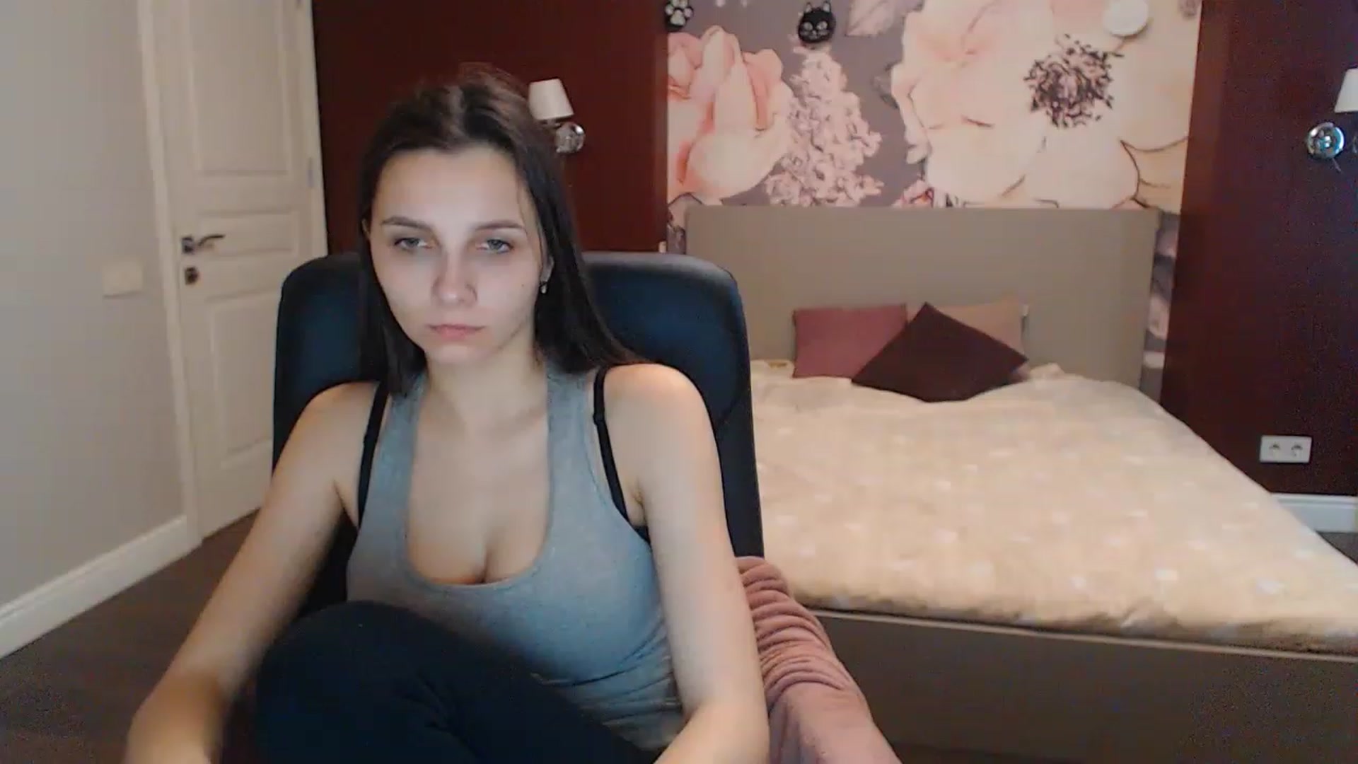 Gallery image thumbnail from Karina_Mils's myfreecams stream on, 03/28/2023, 09:49 image 15 of 20