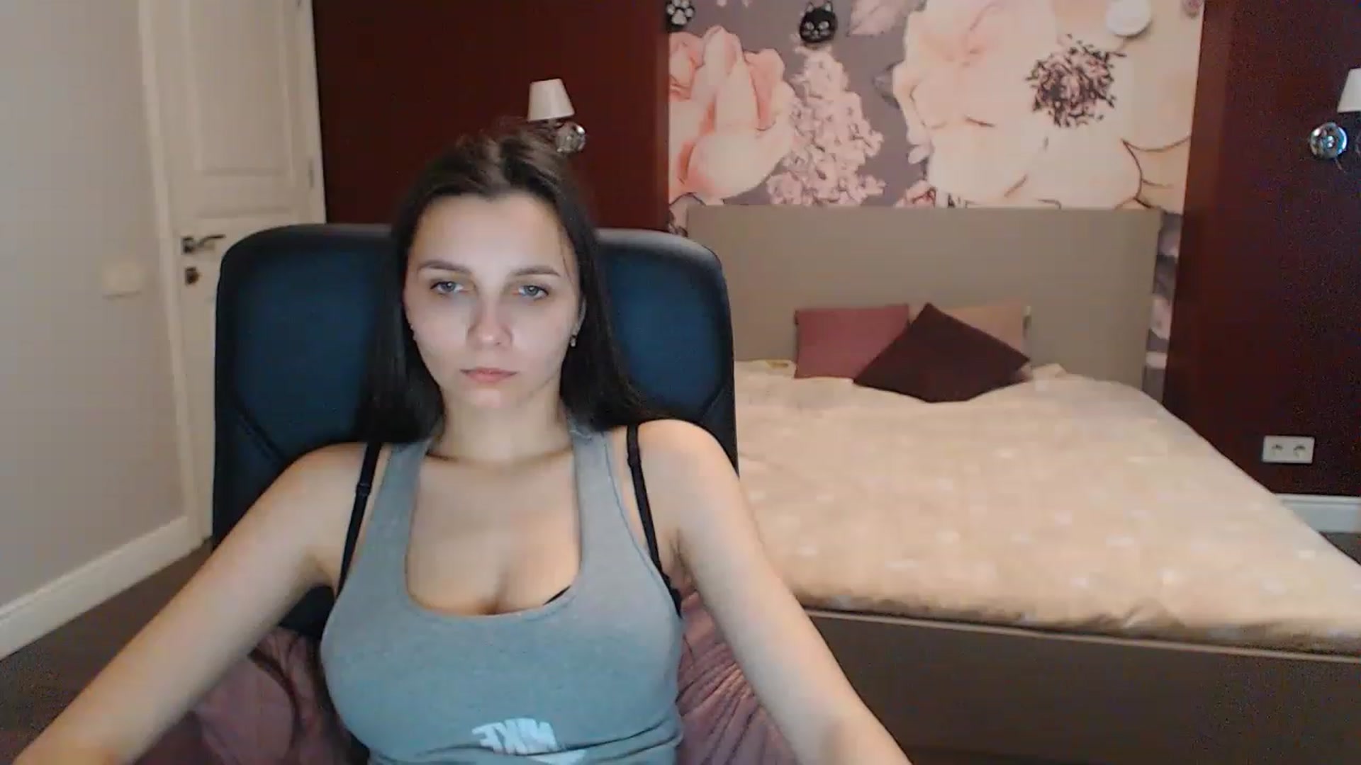 Gallery image thumbnail from Karina_Mils's myfreecams stream on, 03/28/2023, 09:49 image 7 of 20