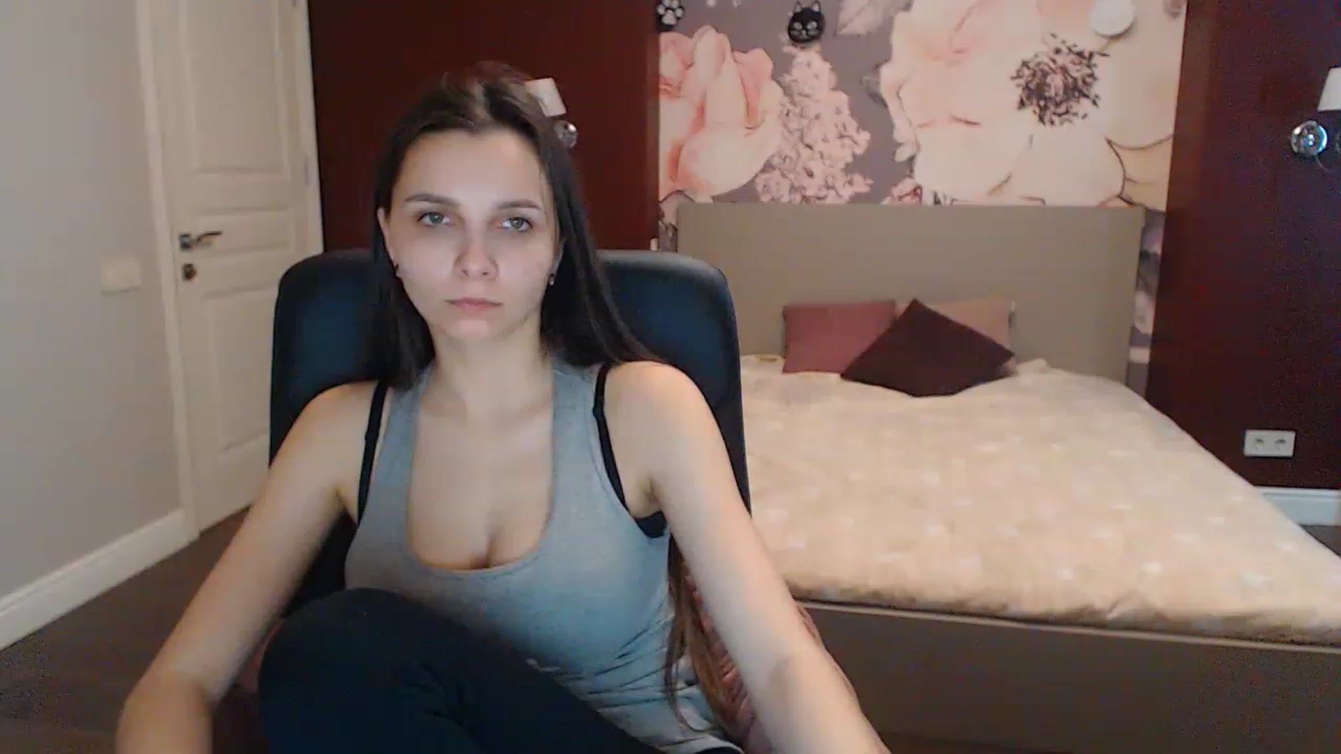 Gallery image thumbnail from Karina_Mils's myfreecams stream on, 03/28/2023, 09:49 image 14 of 20