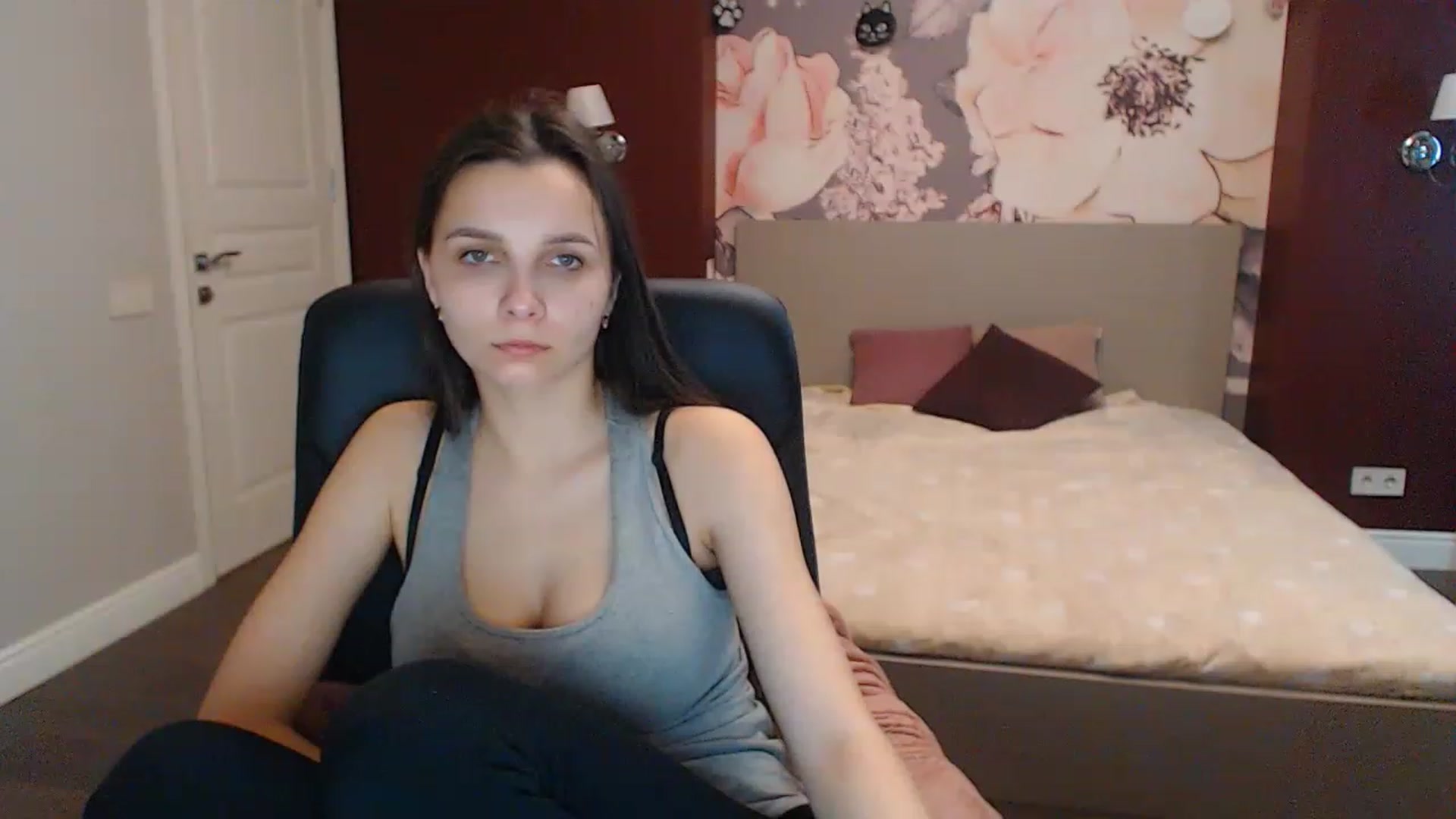 Gallery image thumbnail from Karina_Mils's myfreecams stream on, 03/28/2023, 09:49 image 16 of 20