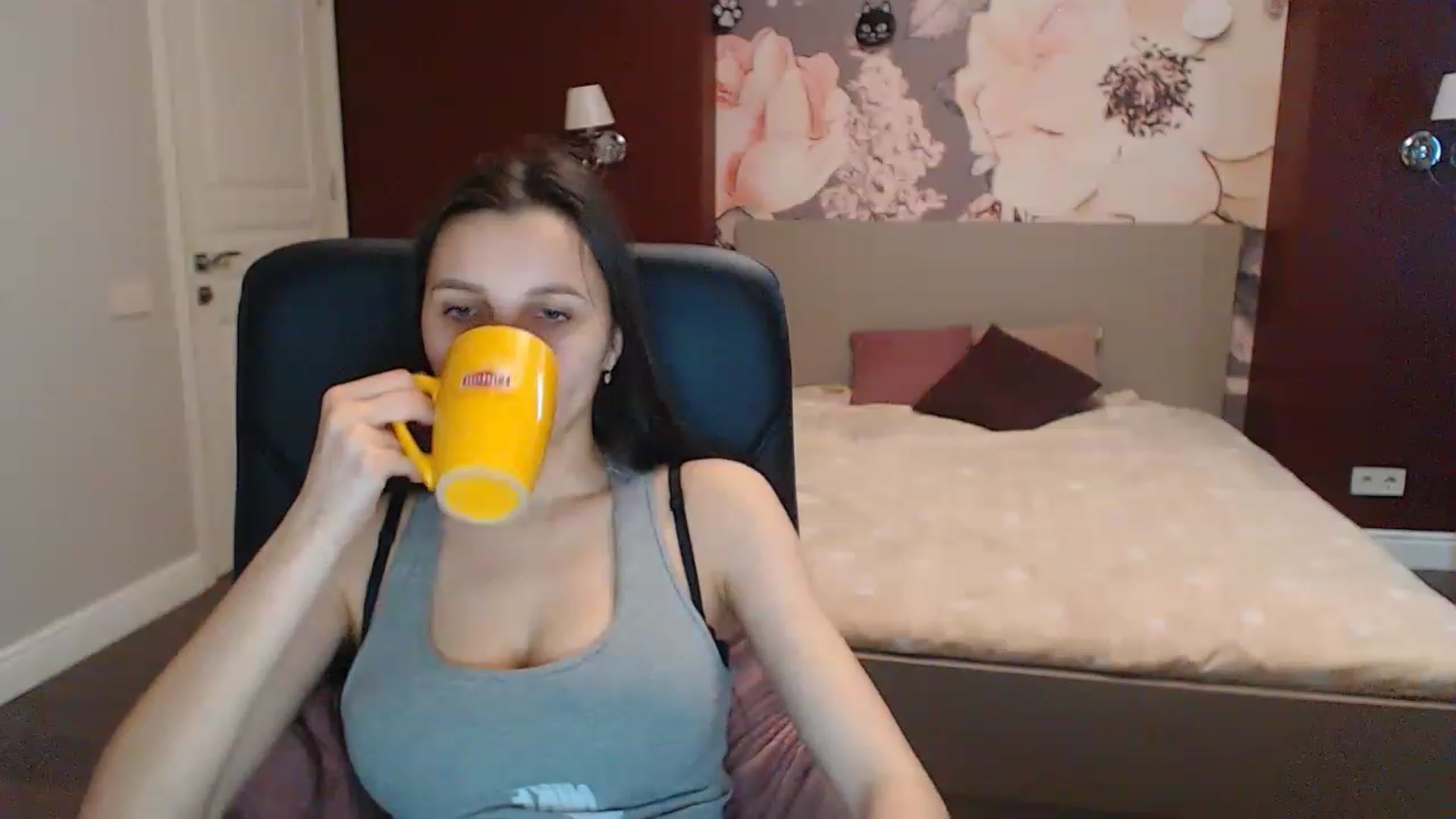 Gallery image thumbnail from Karina_Mils's myfreecams stream on, 03/28/2023, 09:49 image 9 of 20