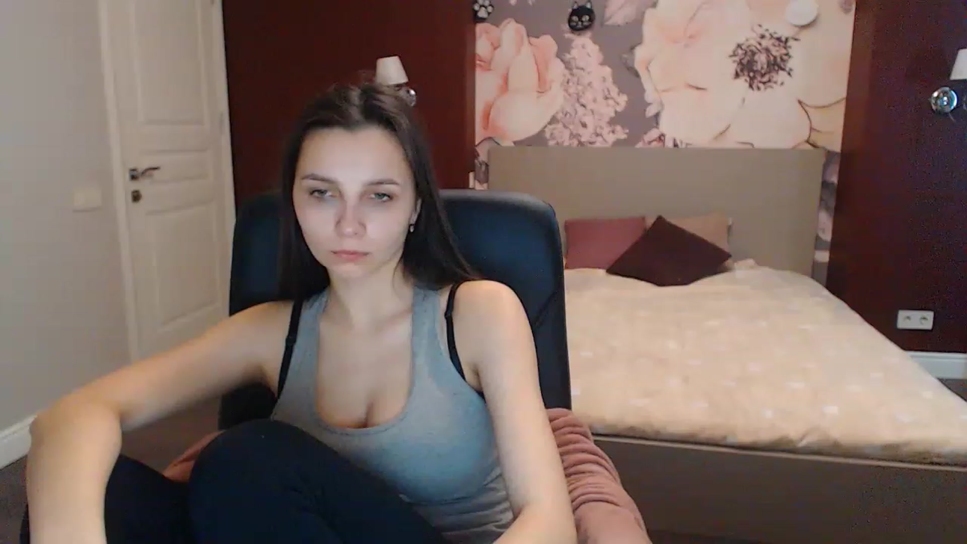 Gallery image thumbnail from Karina_Mils's myfreecams stream on, 03/28/2023, 09:49 image 1 of 20