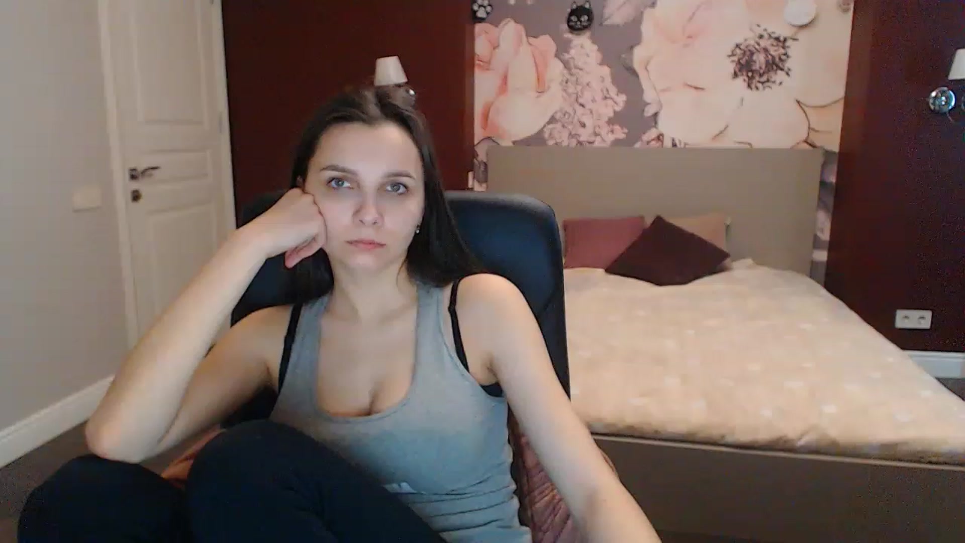 Gallery image thumbnail from Karina_Mils's myfreecams stream on, 03/28/2023, 09:49 image 2 of 20