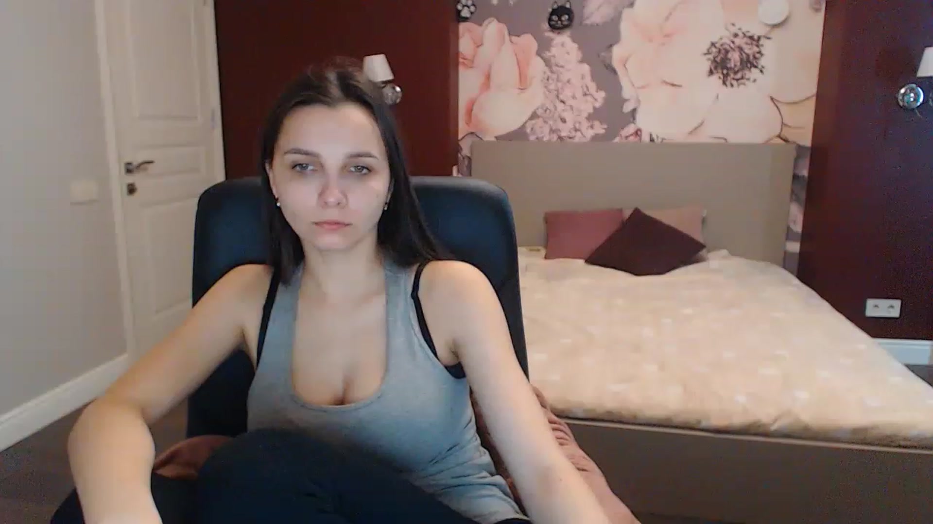 Gallery image thumbnail from Karina_Mils's myfreecams stream on, 03/28/2023, 09:49 image 18 of 20