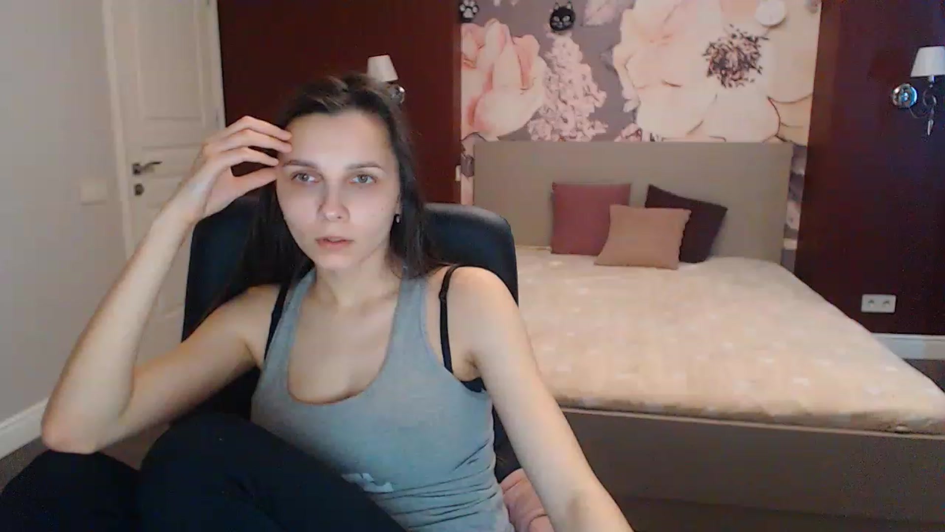 Gallery image thumbnail from Karina_Mils's myfreecams stream on, 03/29/2023, 07:39 image 3 of 20